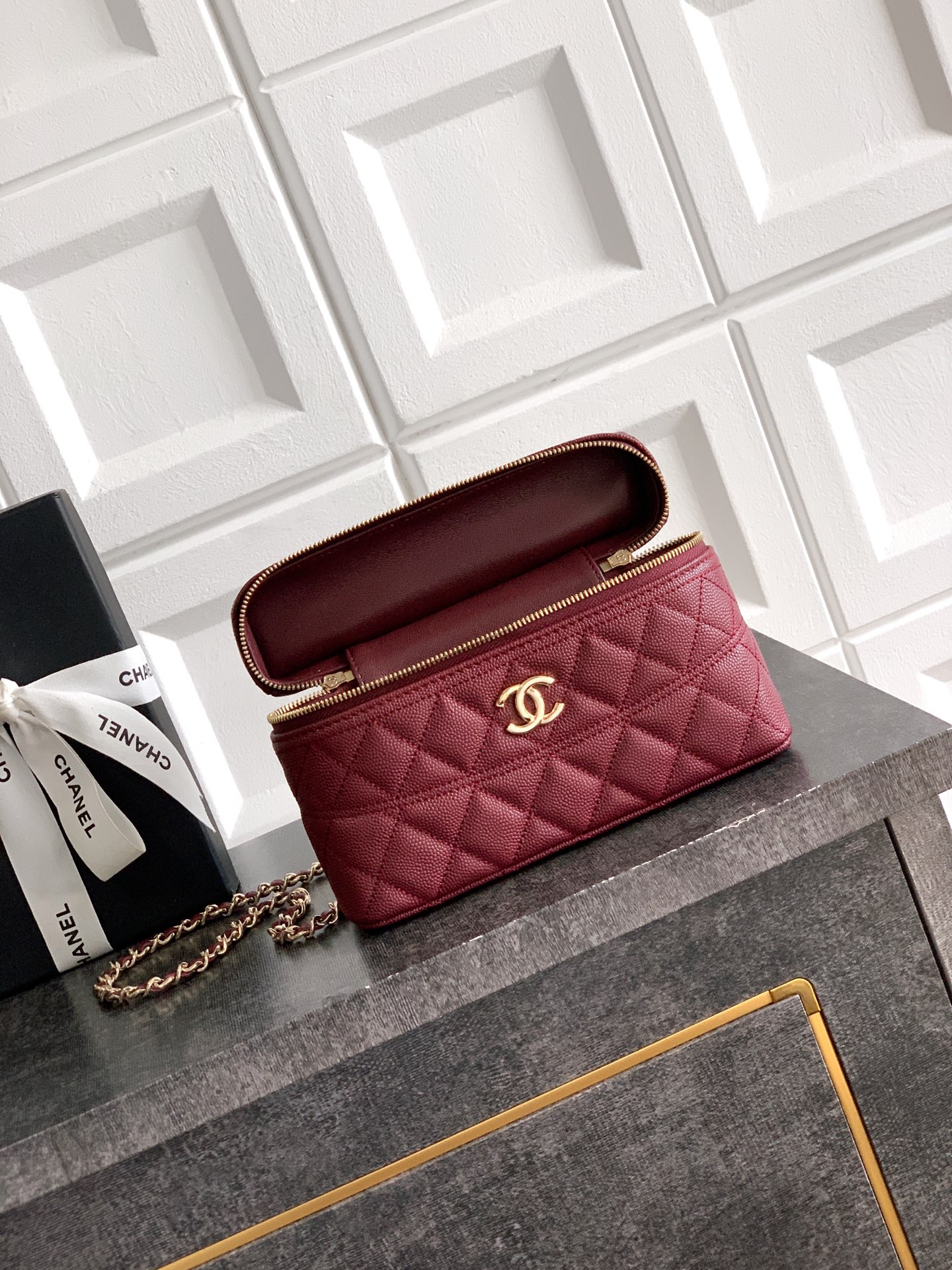 Chanel Basic Bag Black M-l