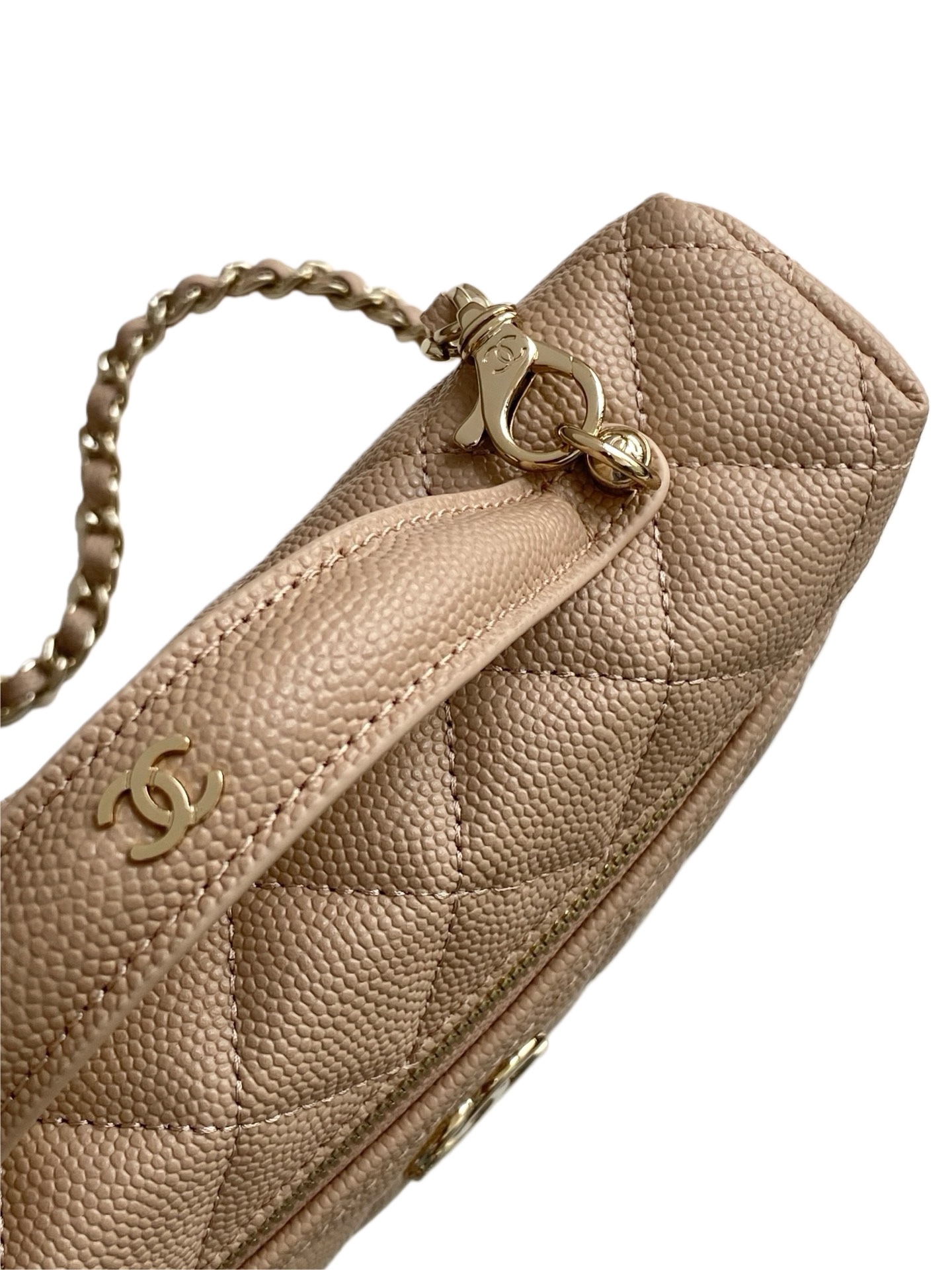 Chanel Basic Bag Black M-l