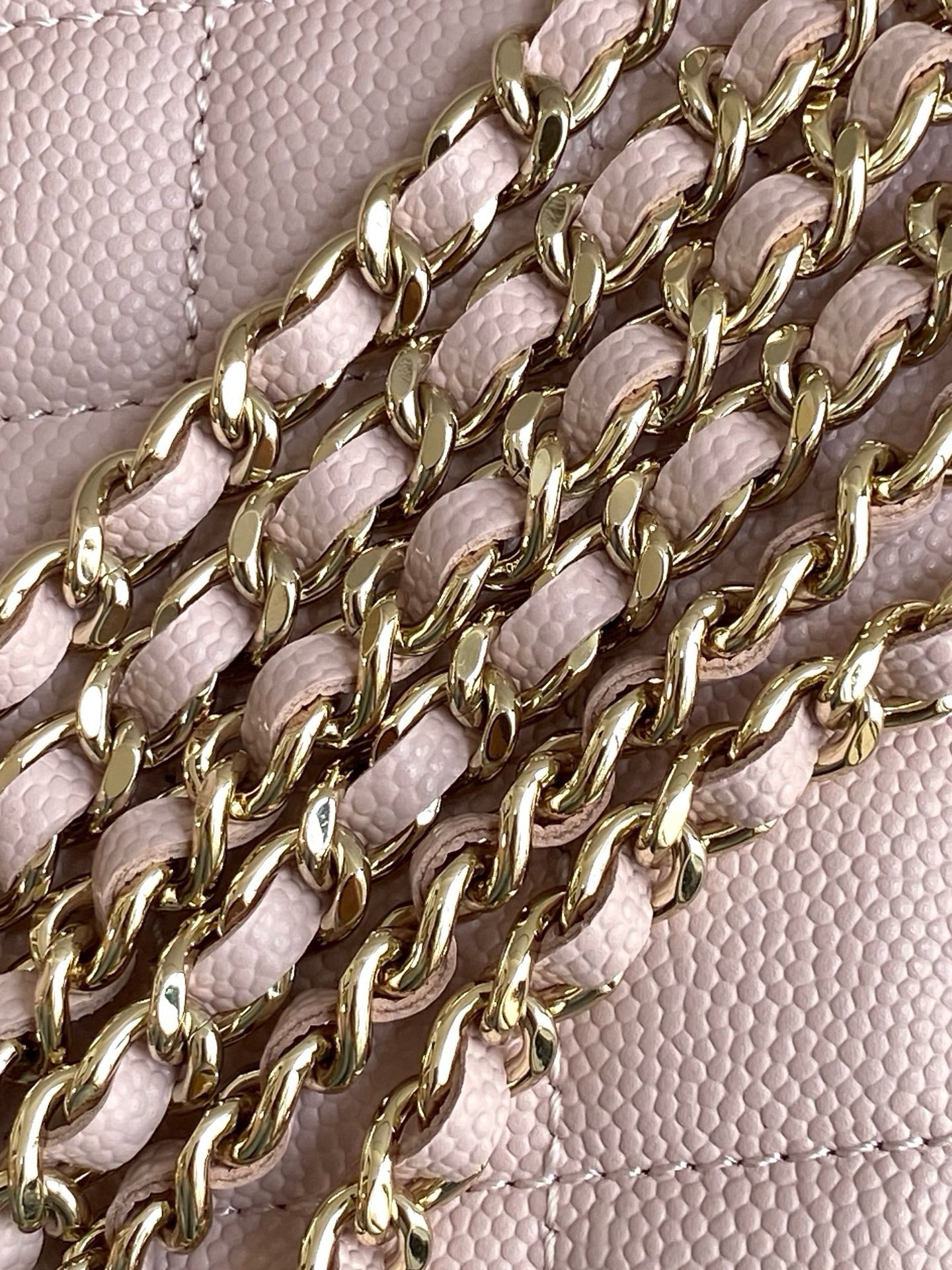 Chanel Basic Bag Black M-l