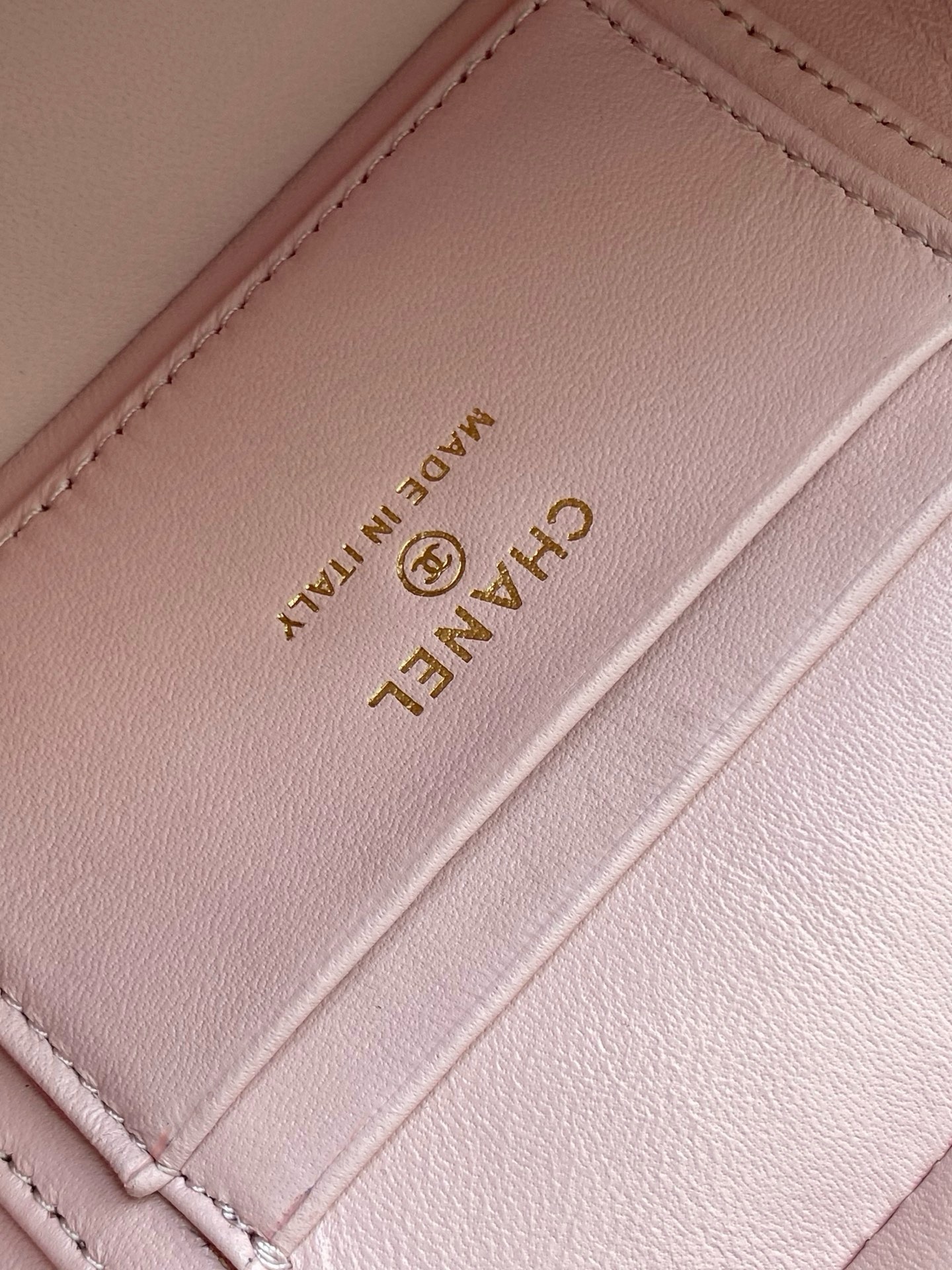 Chanel Basic Bag Black M-l