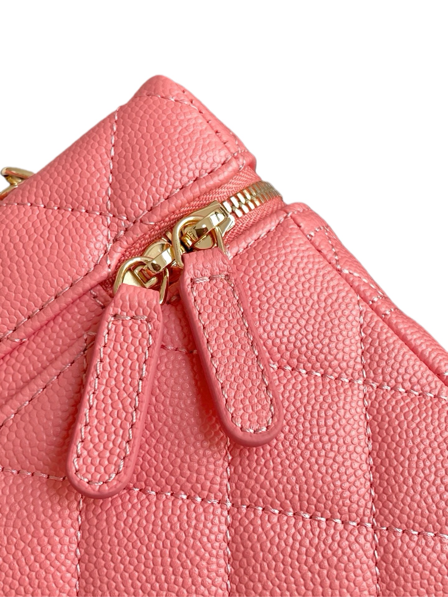 Chanel Basic Bag Black M-l