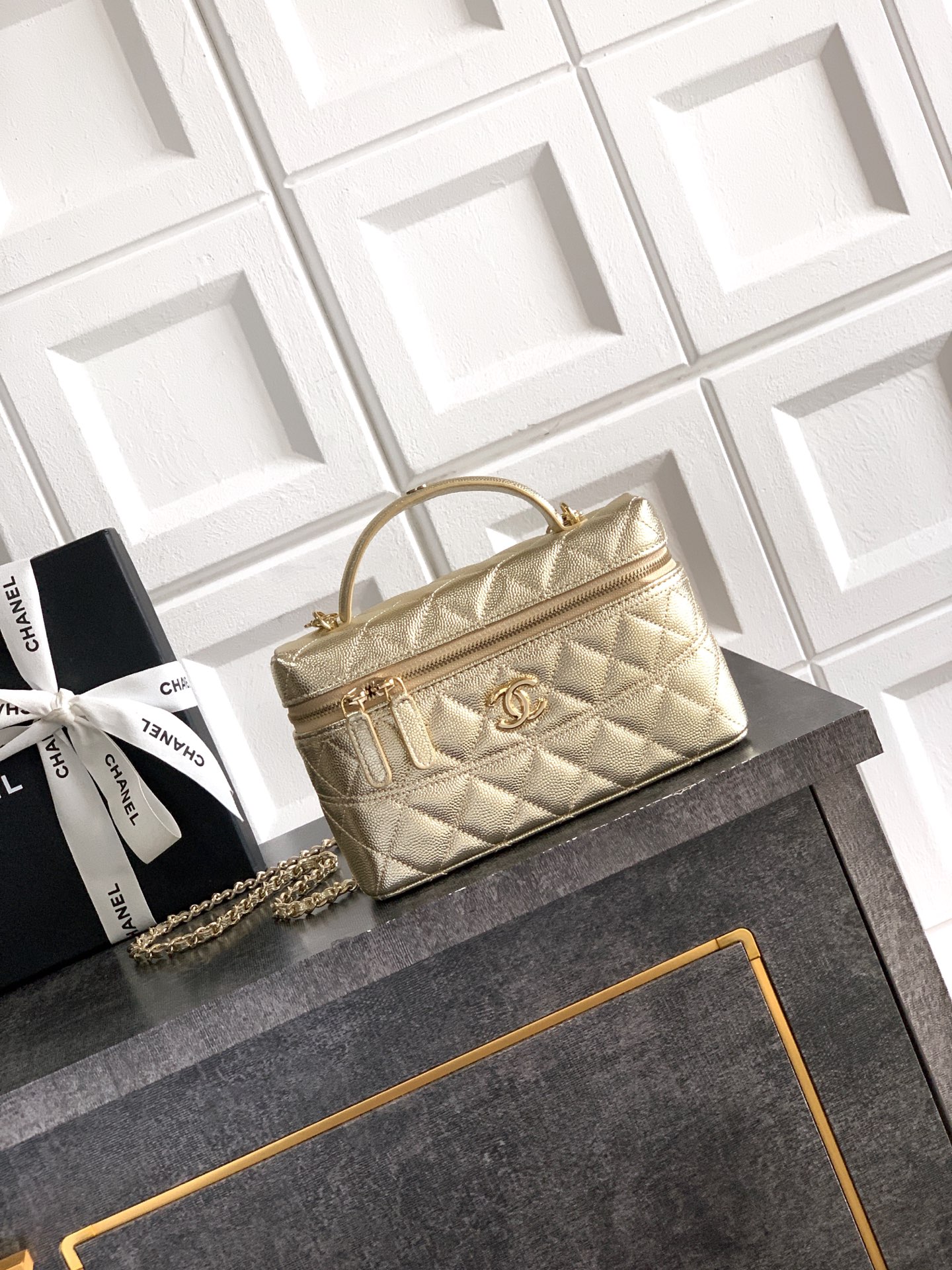 Chanel Basic Bag Black M-l