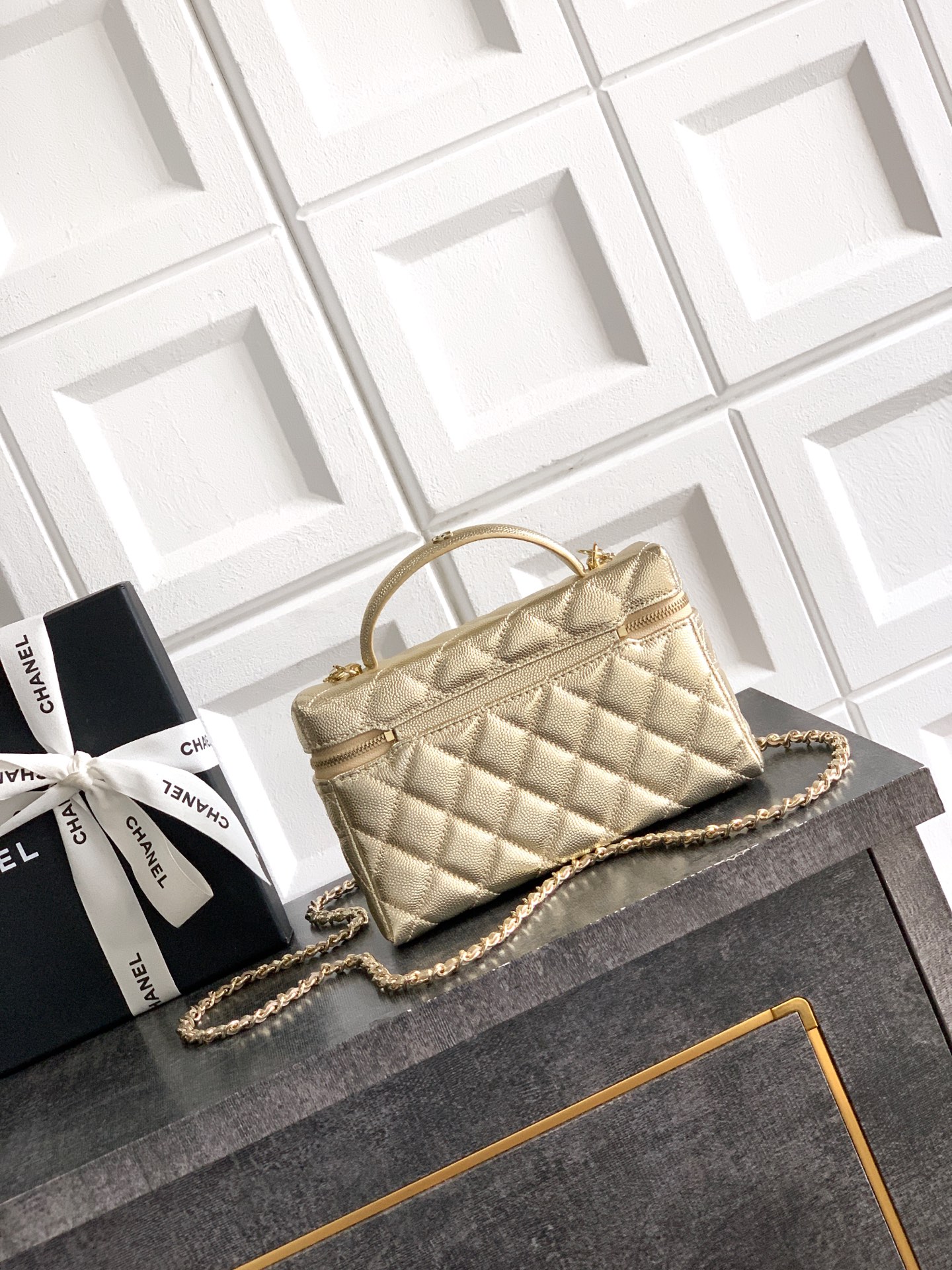 Chanel Basic Bag Black M-l