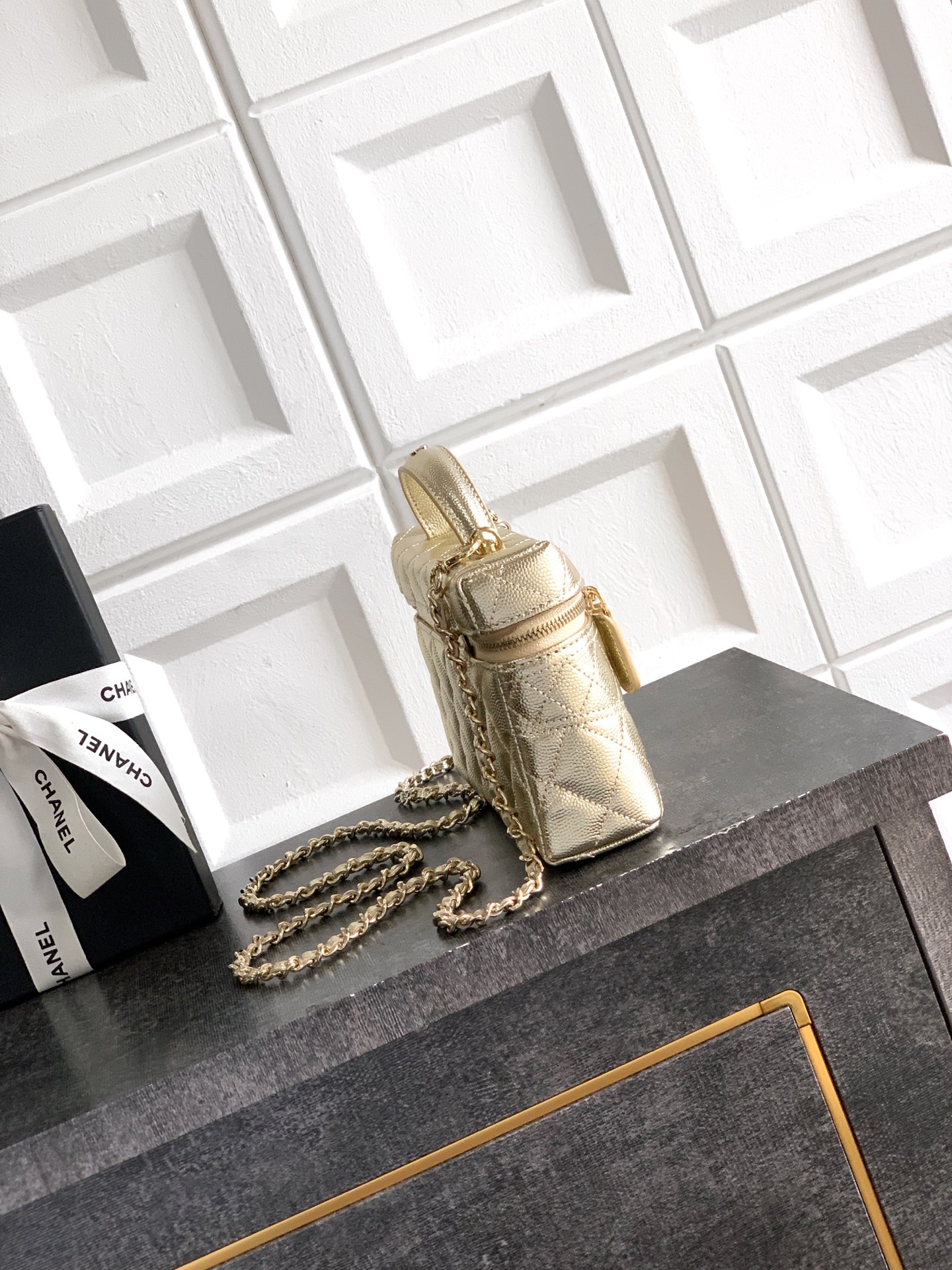 Chanel Basic Bag Black M-l