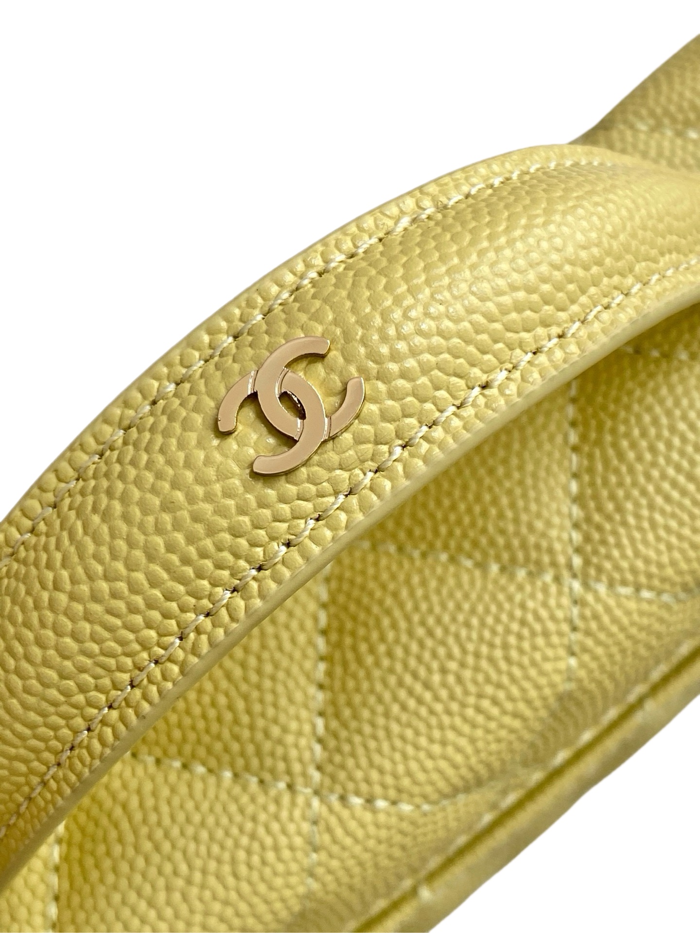 Chanel Basic Bag Black M-l