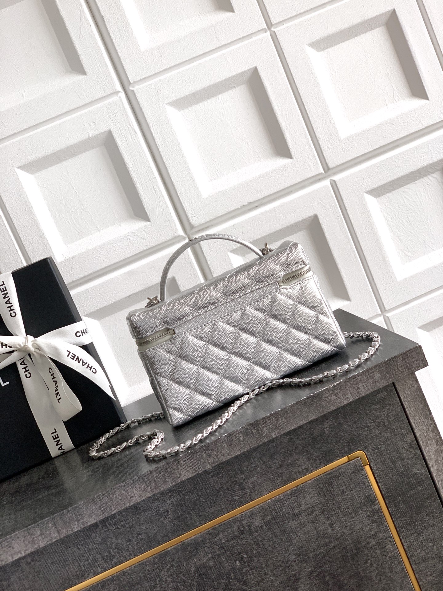 Chanel Basic Bag Black M-l