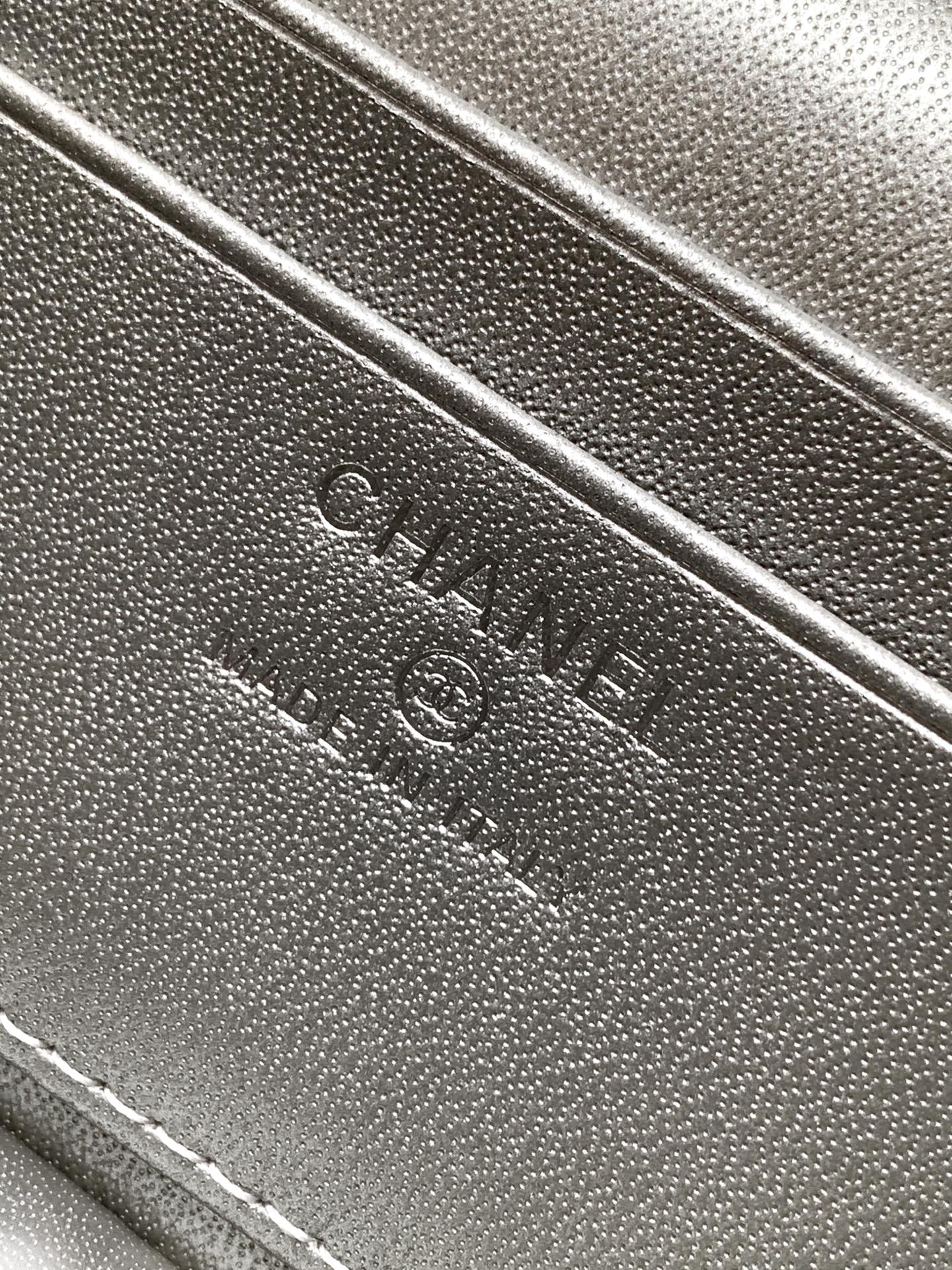 Chanel Basic Bag Black M-l