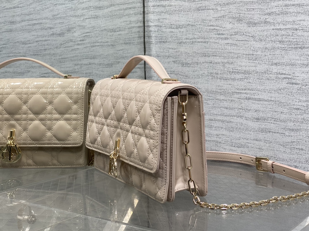 Clutch Bag Sheepskin Pink S-14cm