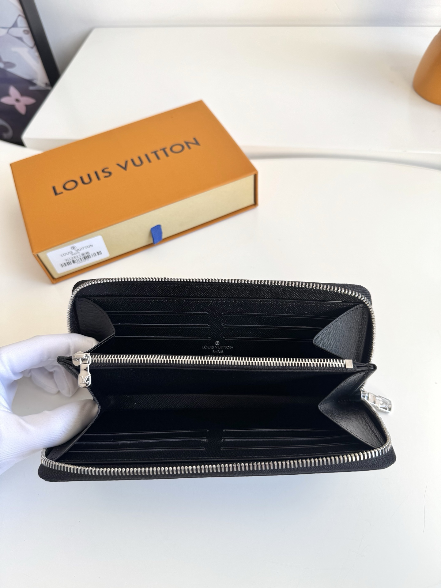 Louis Vuitton Basic Bag Canvas M-l-s