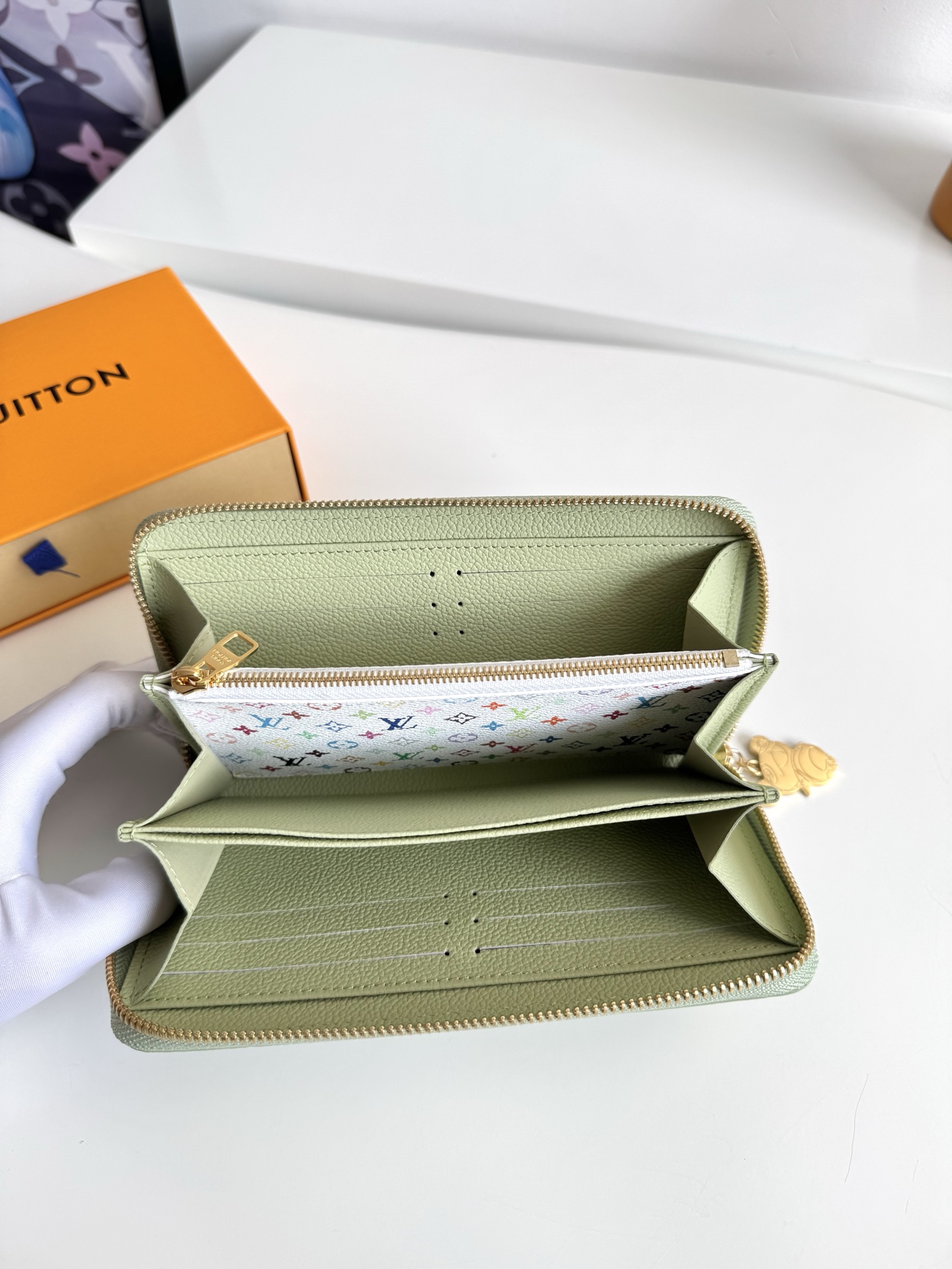 Louis Vuitton Clutch Bag Green M