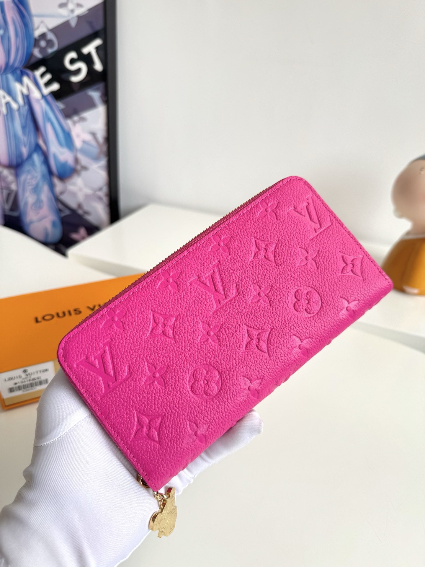 Louis Vuitton Clutch Bag M