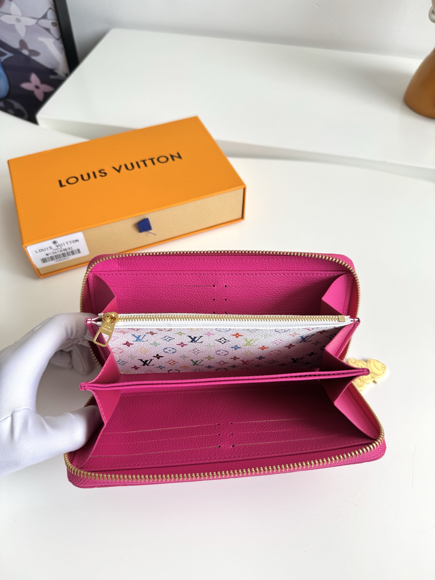 Louis Vuitton Clutch Bag M