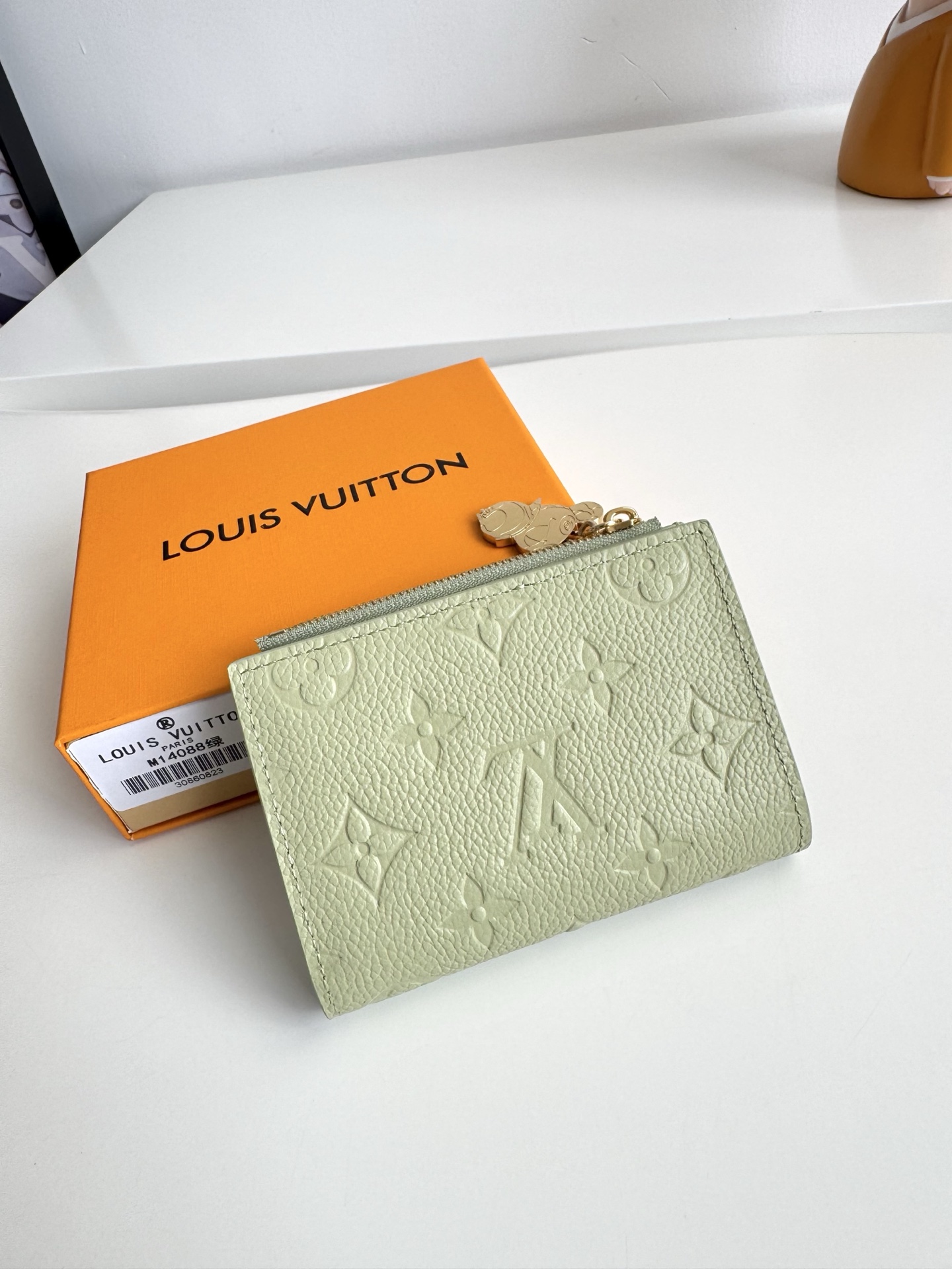 Louis Vuitton Basic Bag Gold M-l-s