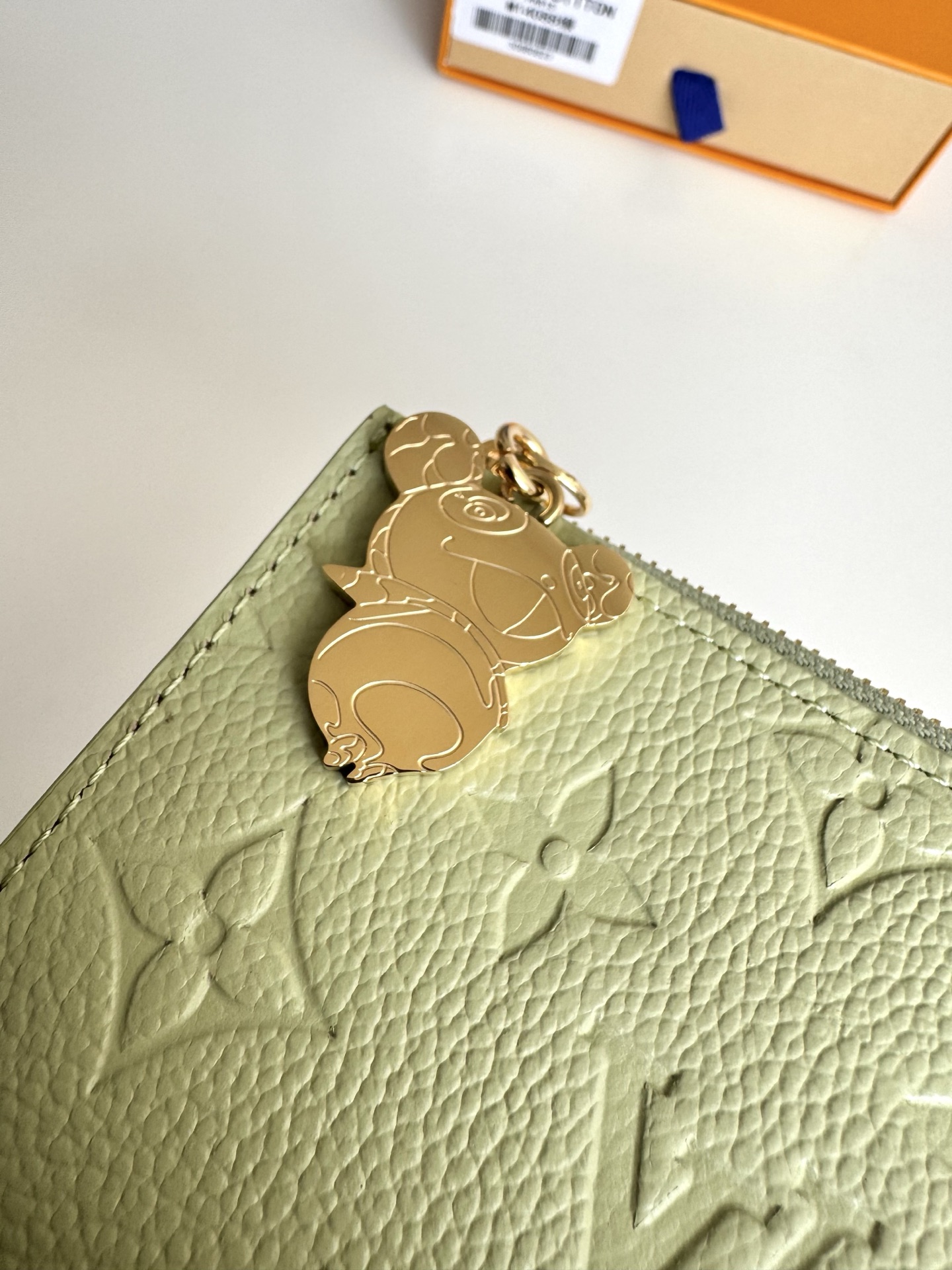 Louis Vuitton Basic Bag Gold M-l-s