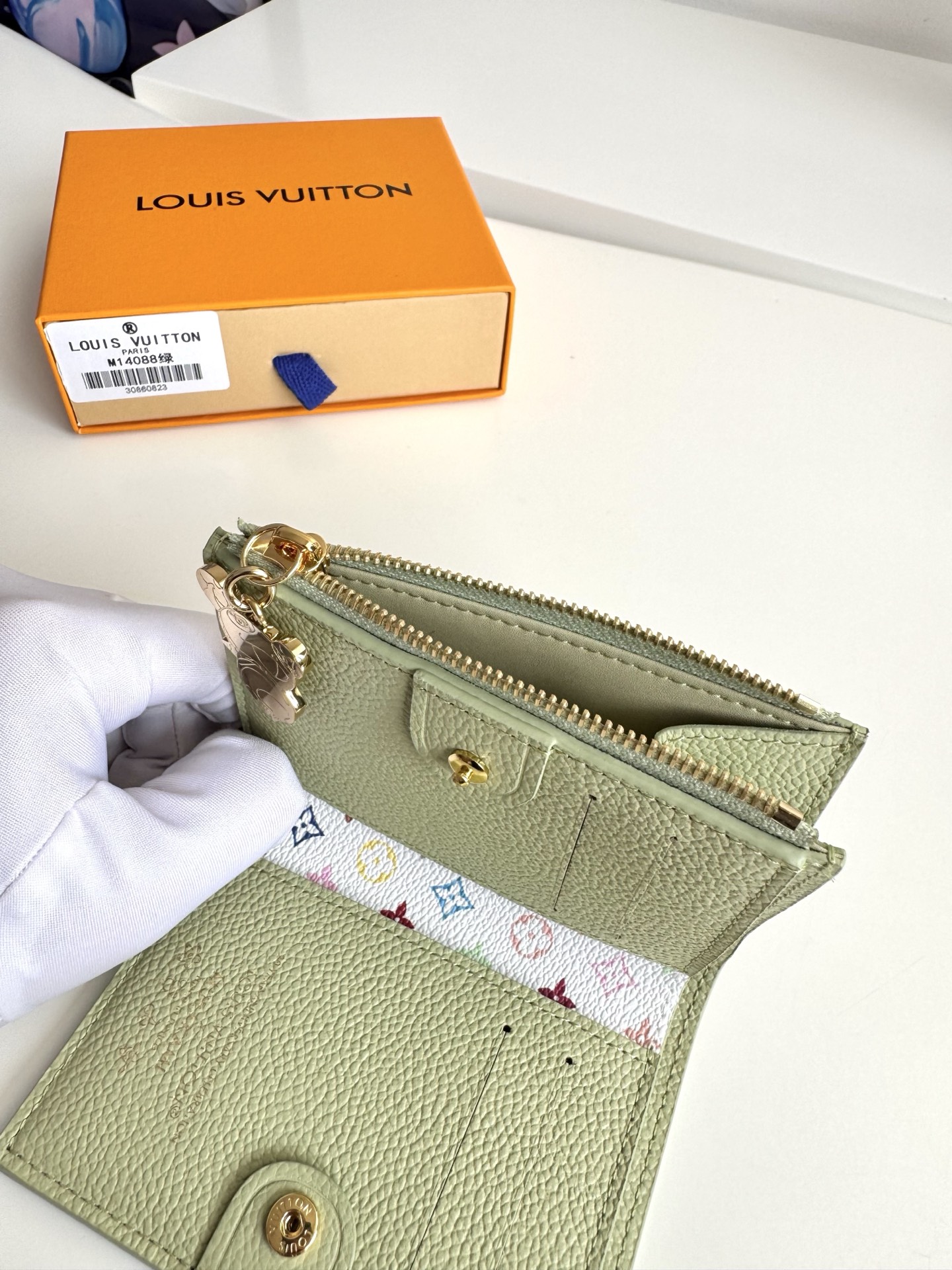 Louis Vuitton Basic Bag Gold M-l-s