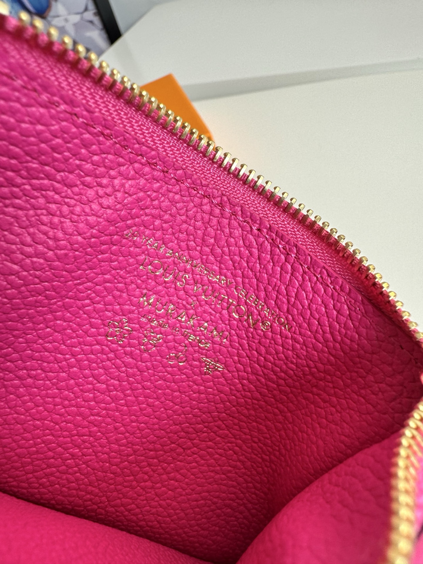 Louis Vuitton Basic Bag Canvas M