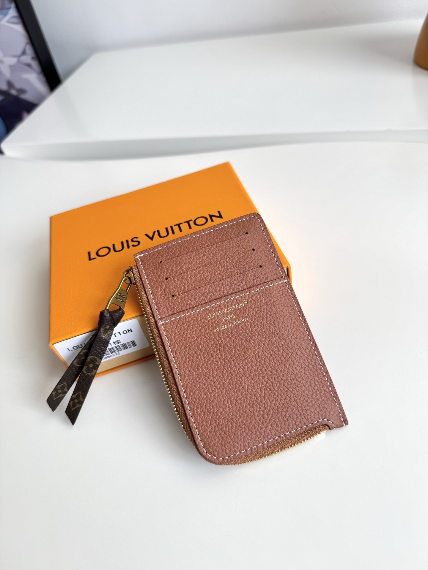 Louis Vuitton Basic Bag Cow Leather M-l