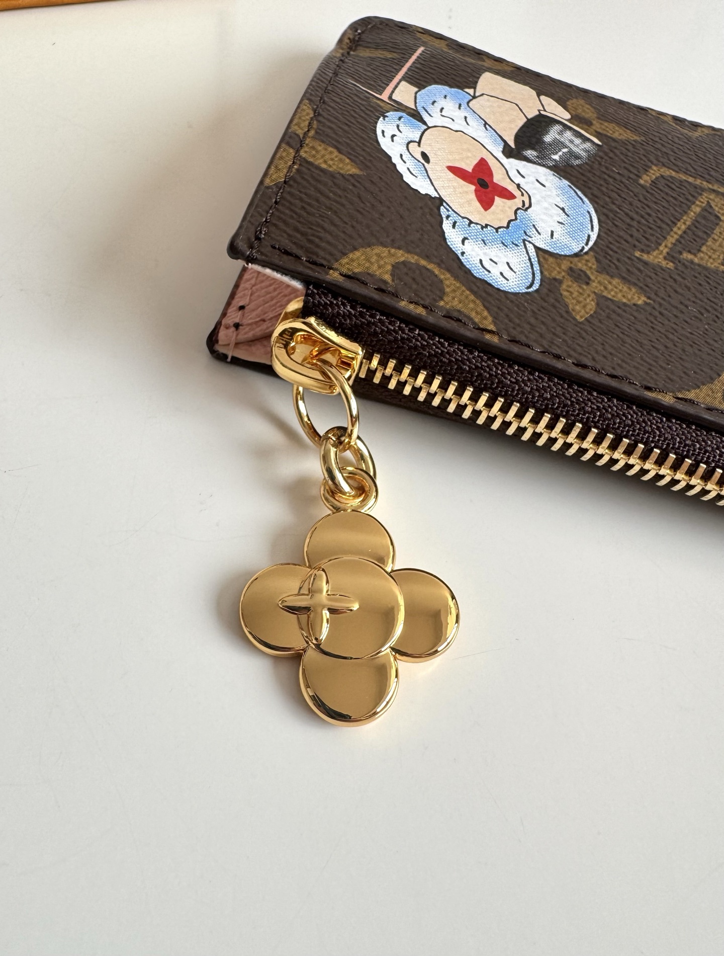 Louis Vuitton Basic Bag Canvas M-l