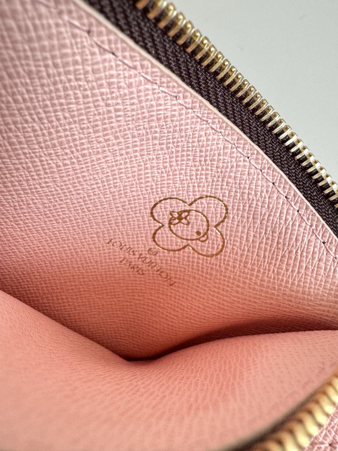 Louis Vuitton Basic Bag Canvas M-l