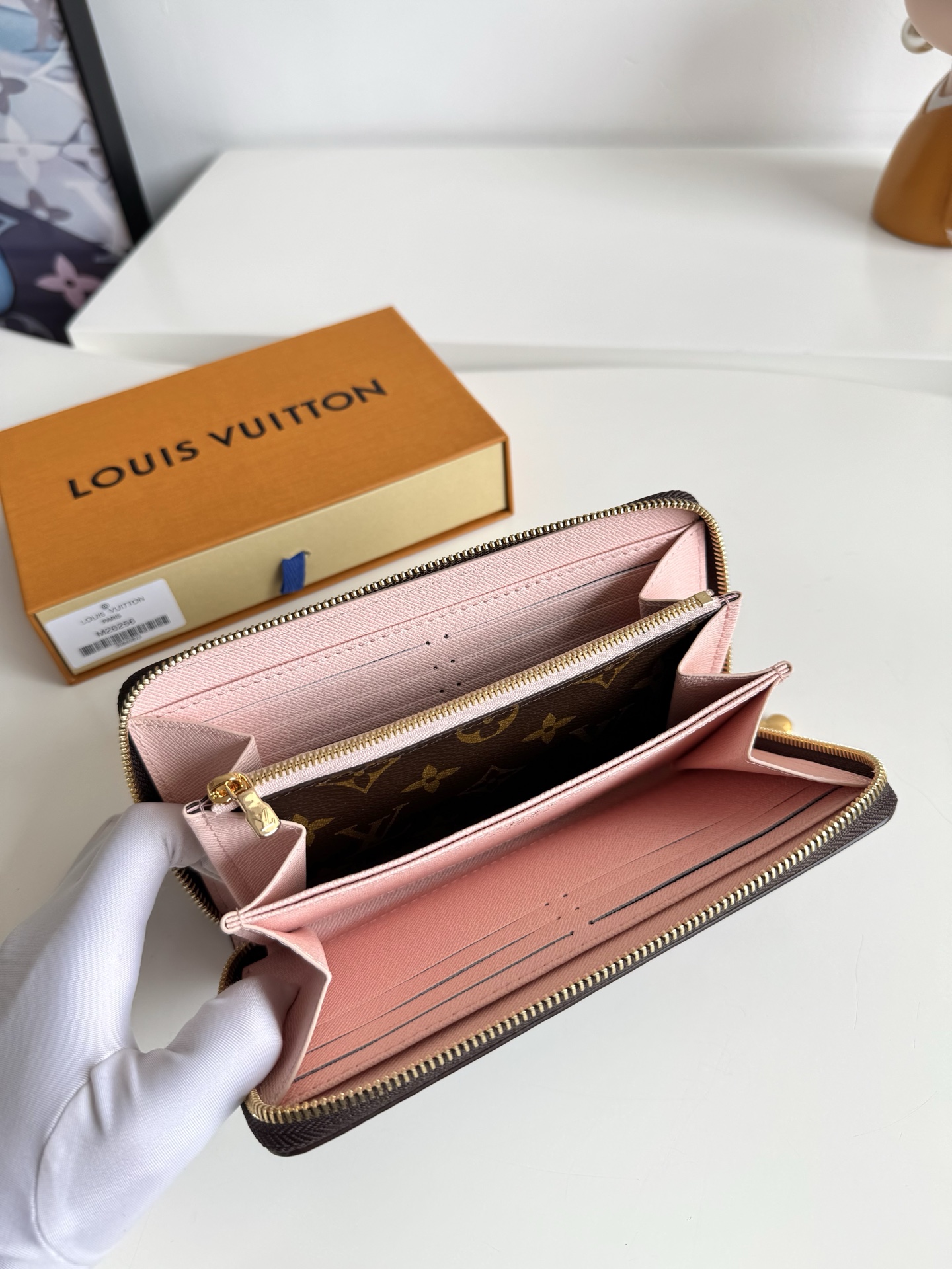 Louis Vuitton Basic Bag M