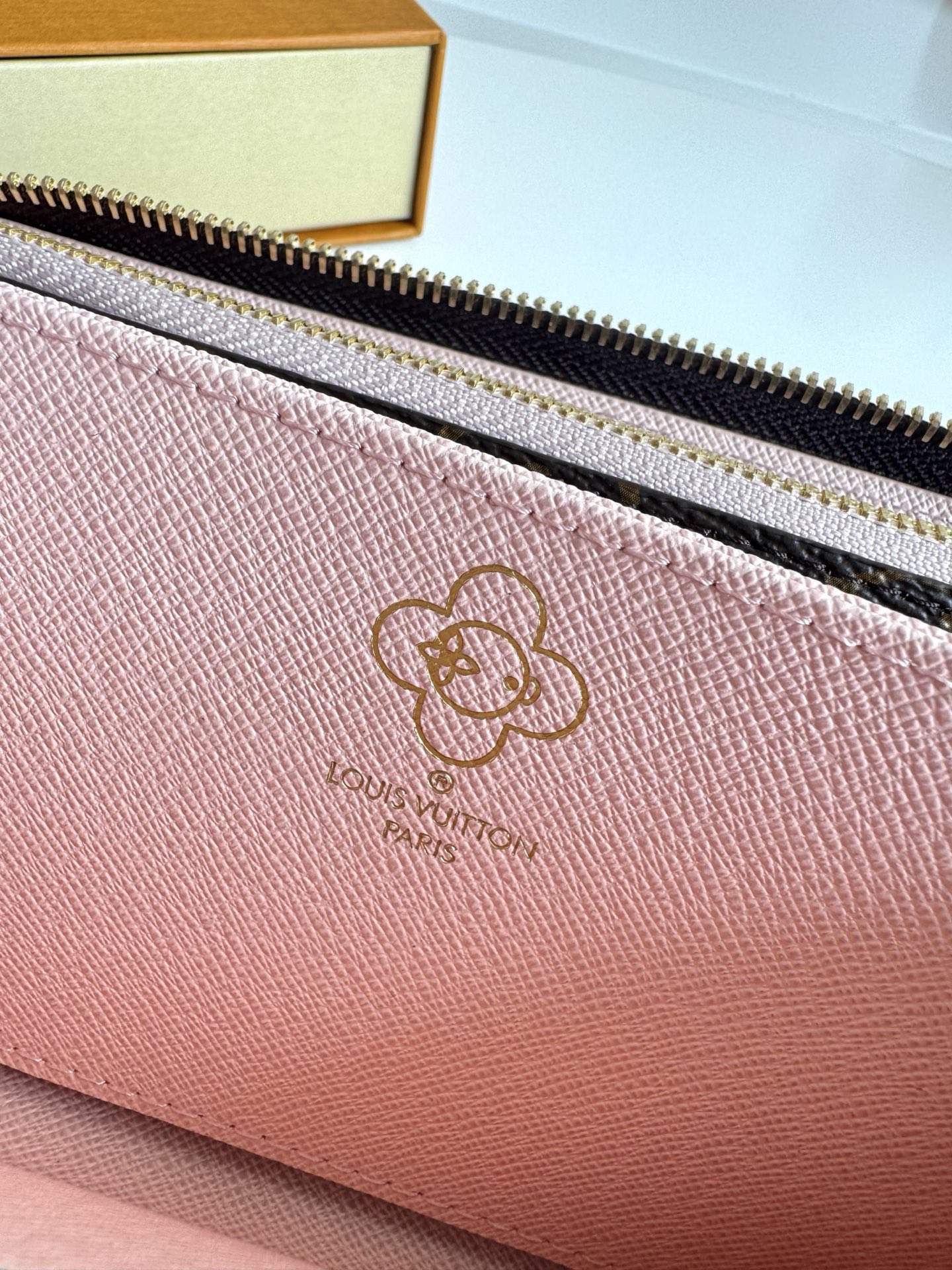 Louis Vuitton Basic Bag M