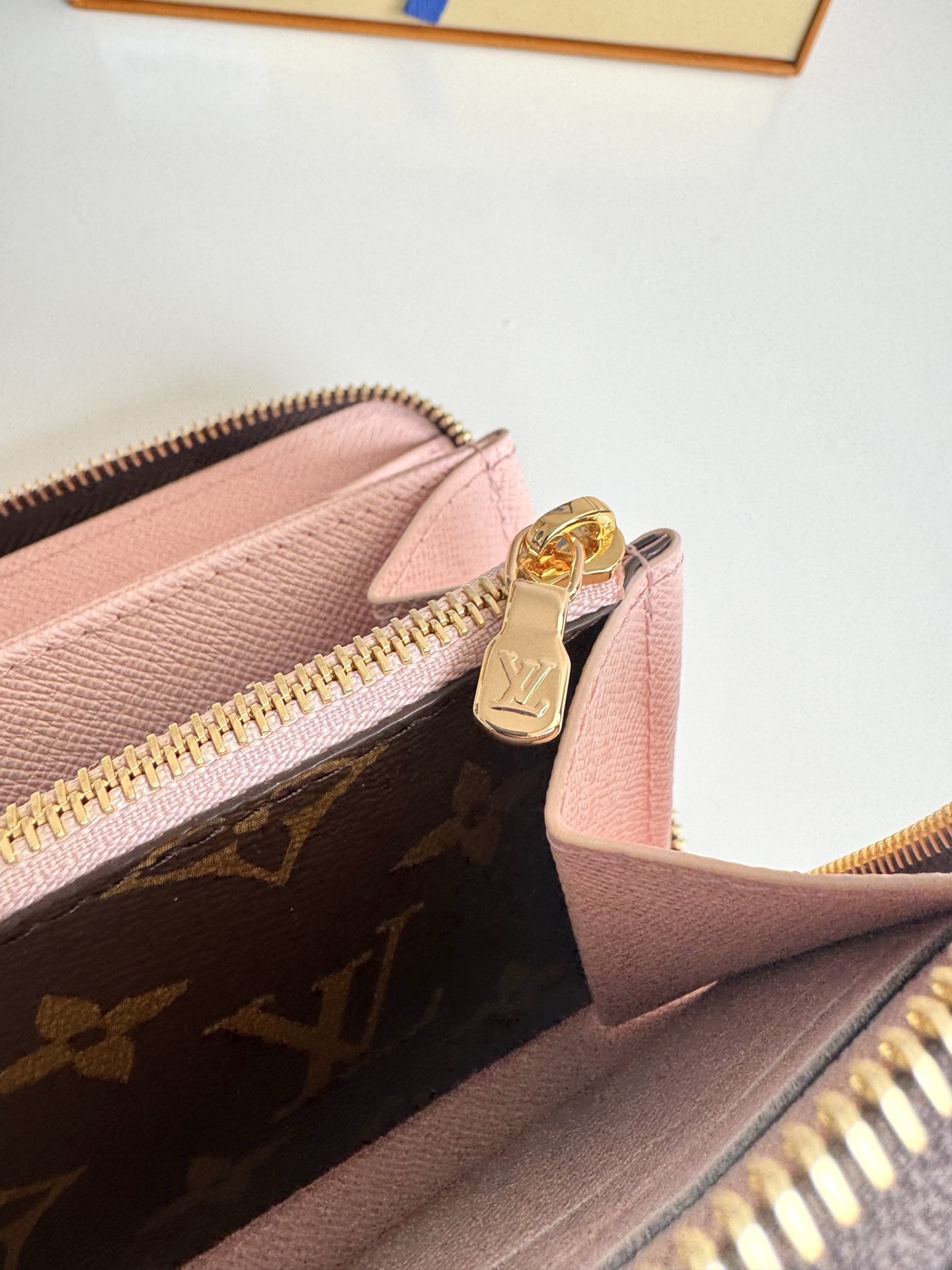 Louis Vuitton Basic Bag M