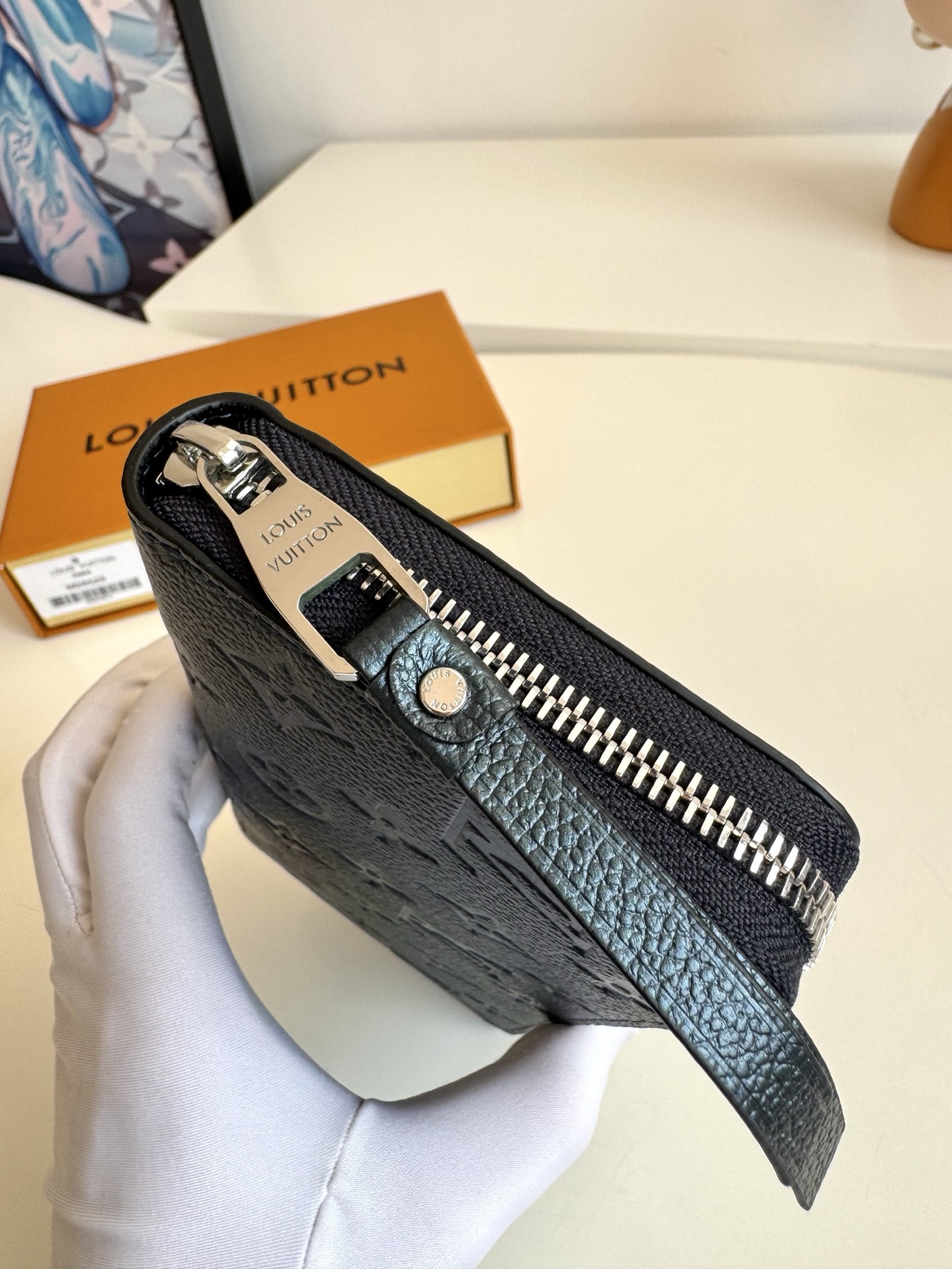 Louis Vuitton Basic Bag Silver M