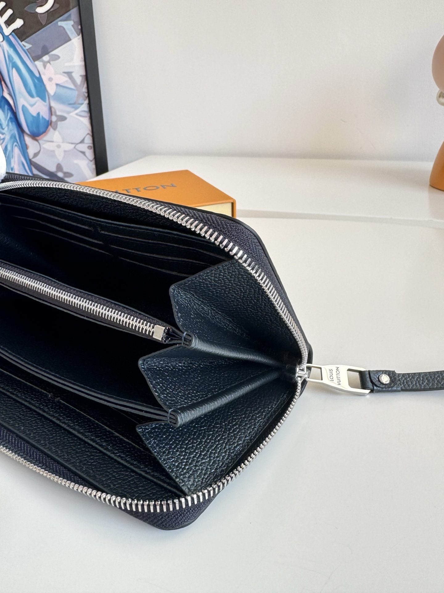 Louis Vuitton Basic Bag Silver M