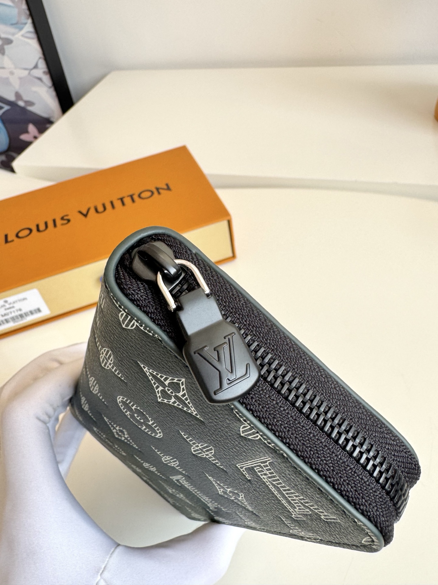 Louis Vuitton Basic Bag Cow Leather M-s