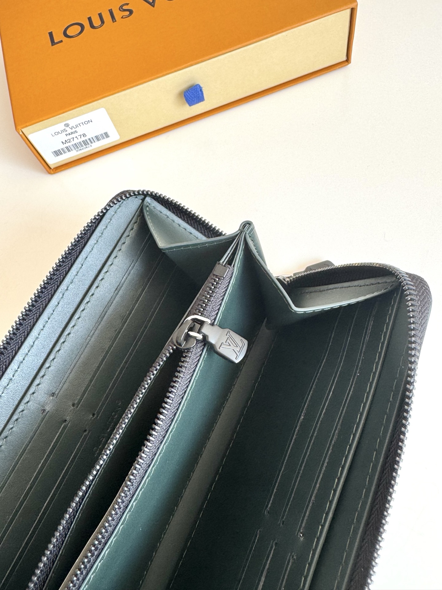 Louis Vuitton Basic Bag Cow Leather M-s