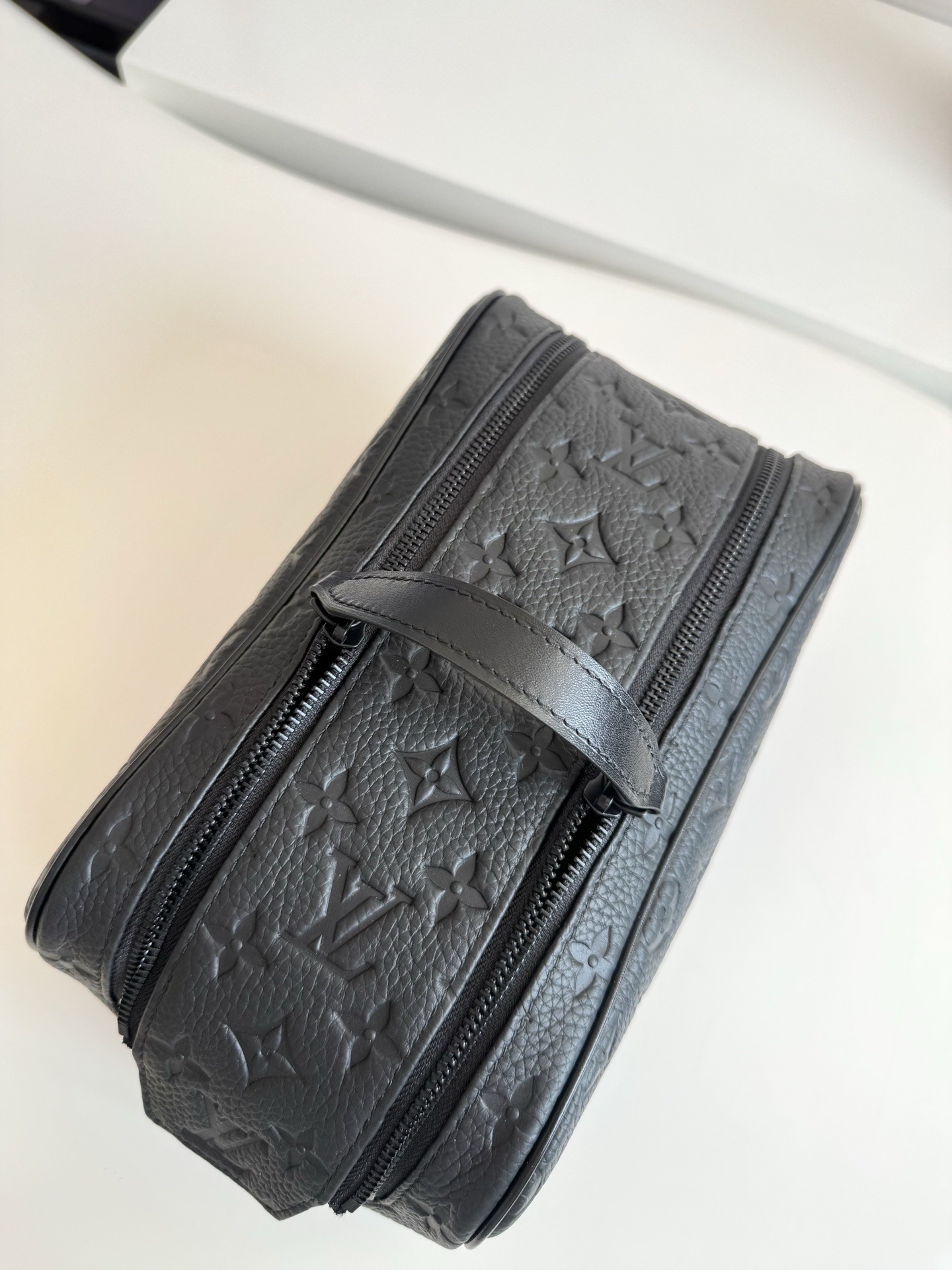 Louis Vuitton Basic Bag M-l