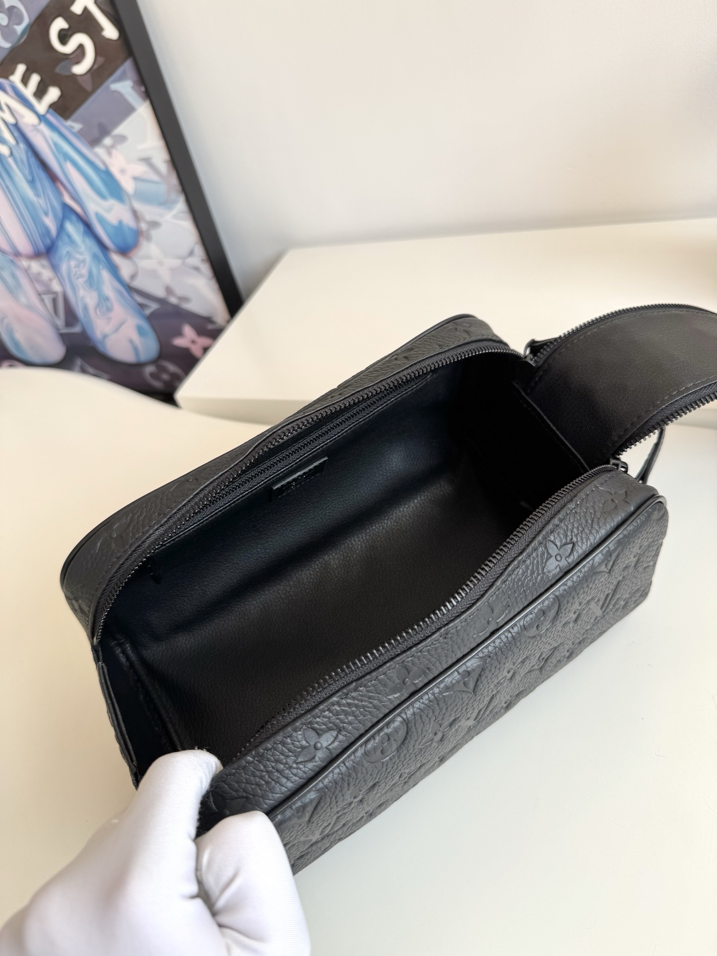 Louis Vuitton Basic Bag M-l