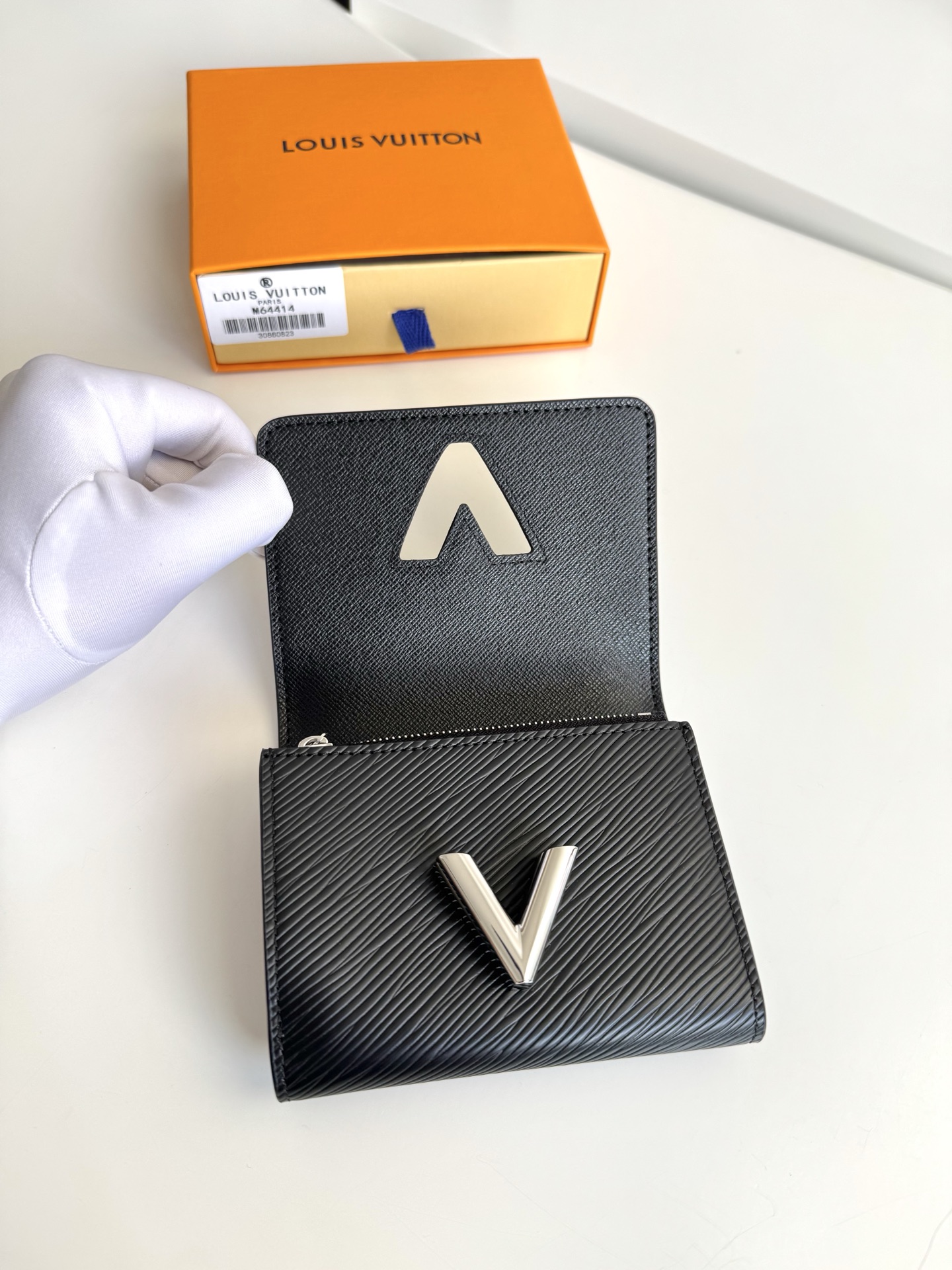 Louis Vuitton Basic Bag M-l