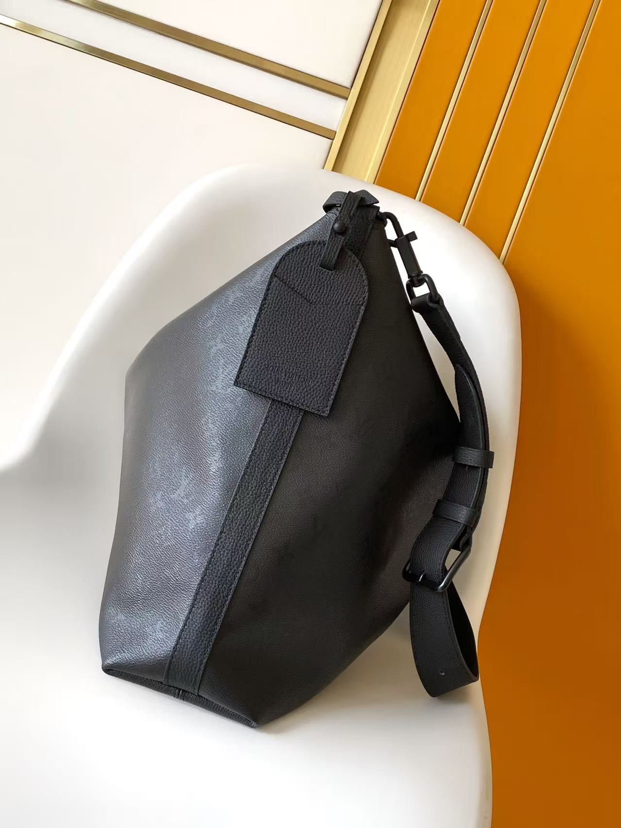 Louis Vuitton Basic Bag Cow Leather M