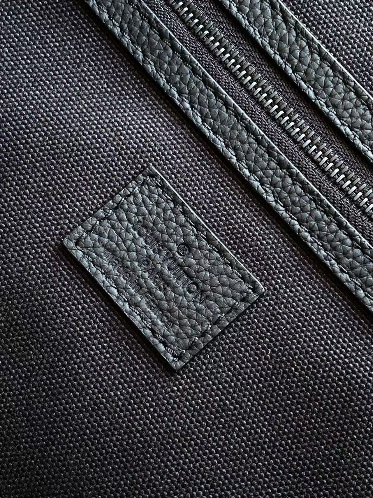 Louis Vuitton Basic Bag Cow Leather M