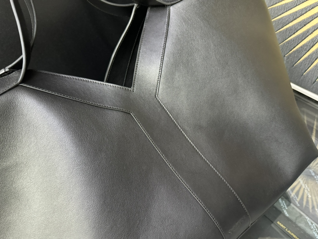 Tote Bag Cow Leather Black Large Capacity 16cm-s