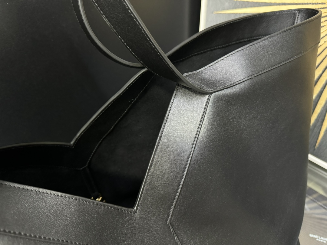 Tote Bag Cow Leather Black Large Capacity 16cm-s