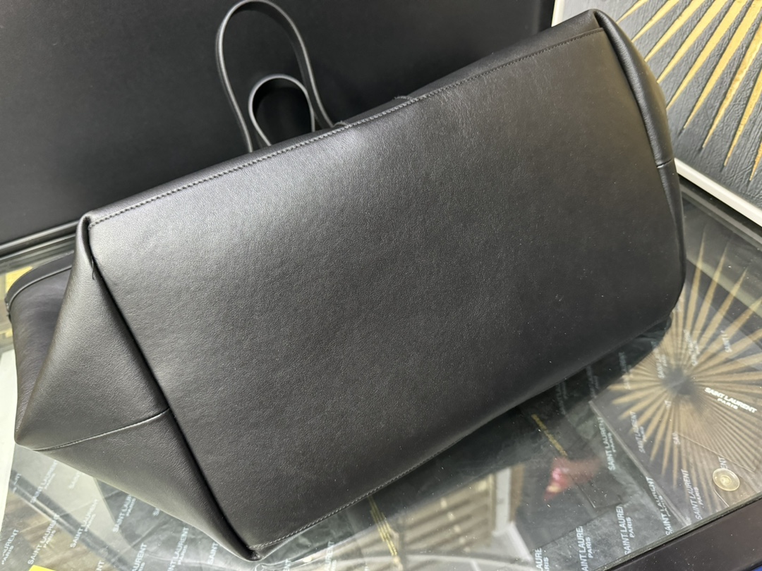 Tote Bag Cow Leather Black Large Capacity 16cm-s