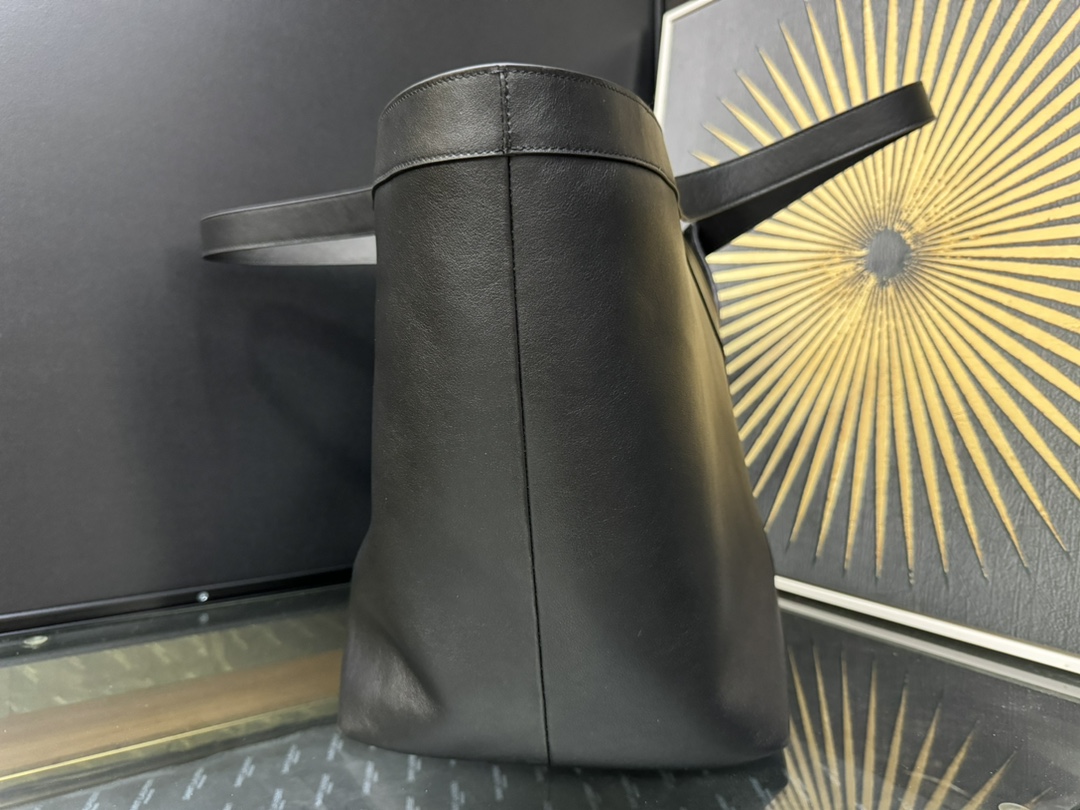 Tote Bag Cow Leather Black Large Capacity 16cm-s