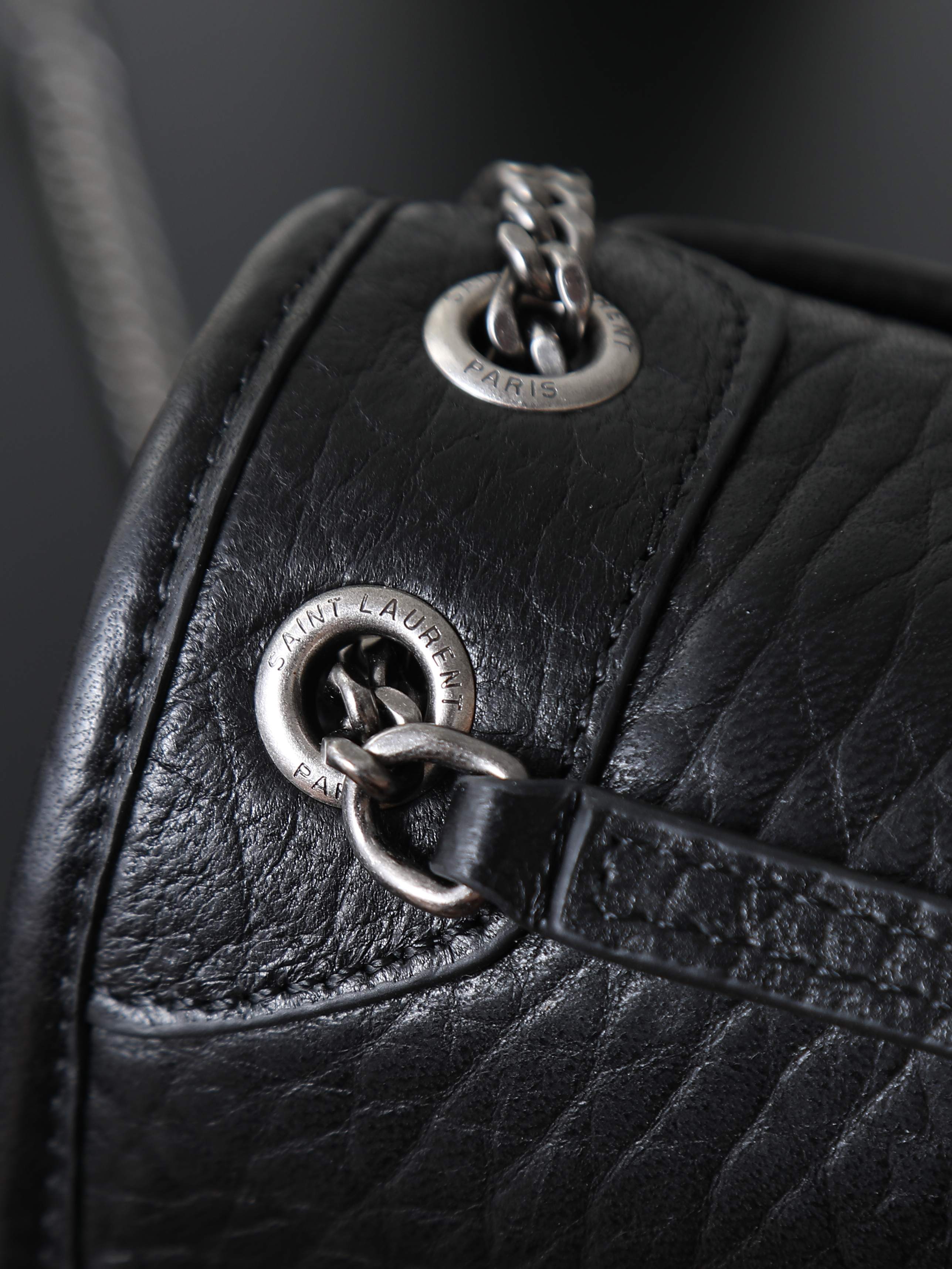 Basic Bag Sheepskin Black M-18cm