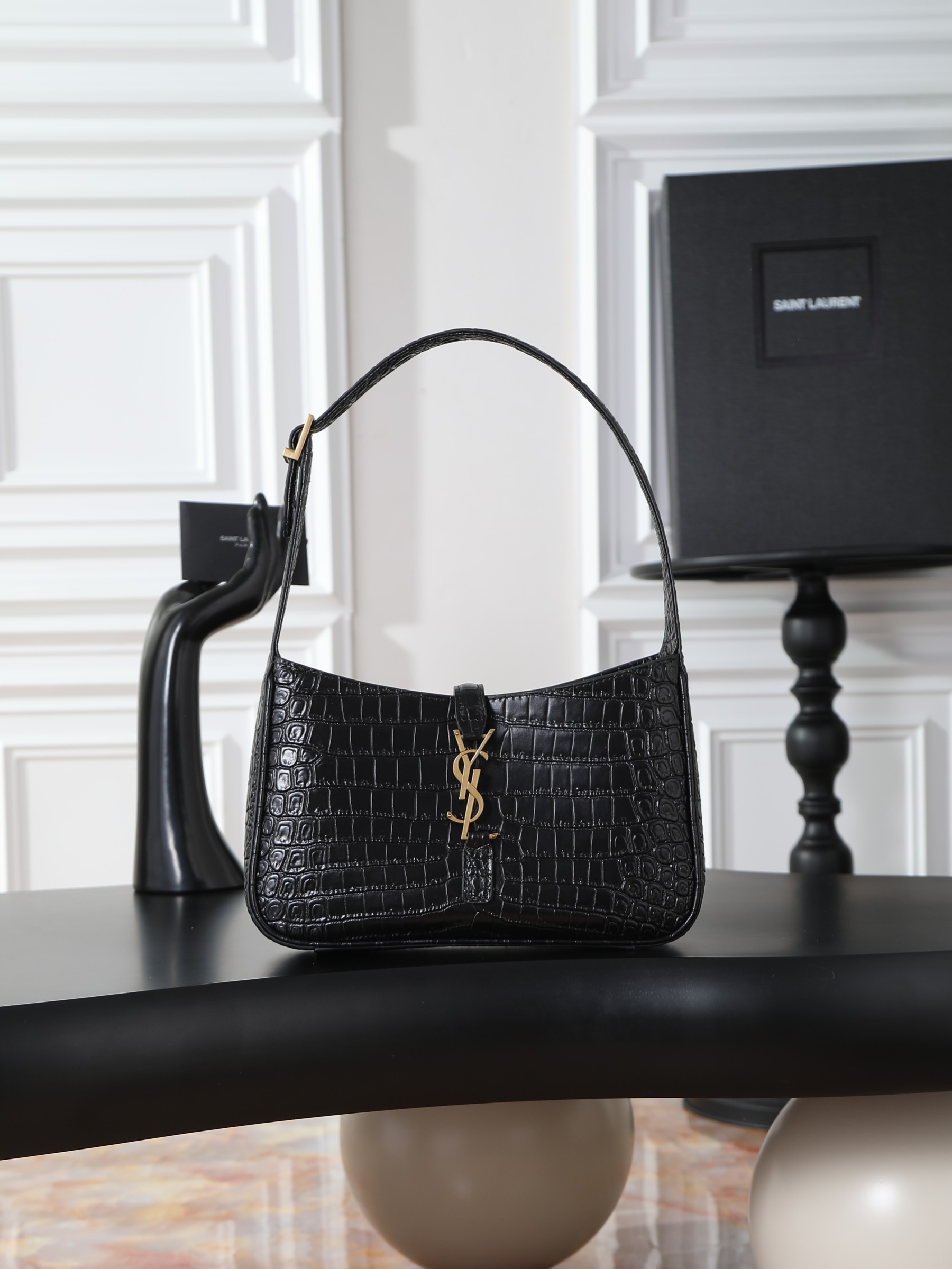 Basic Bag Black M-l