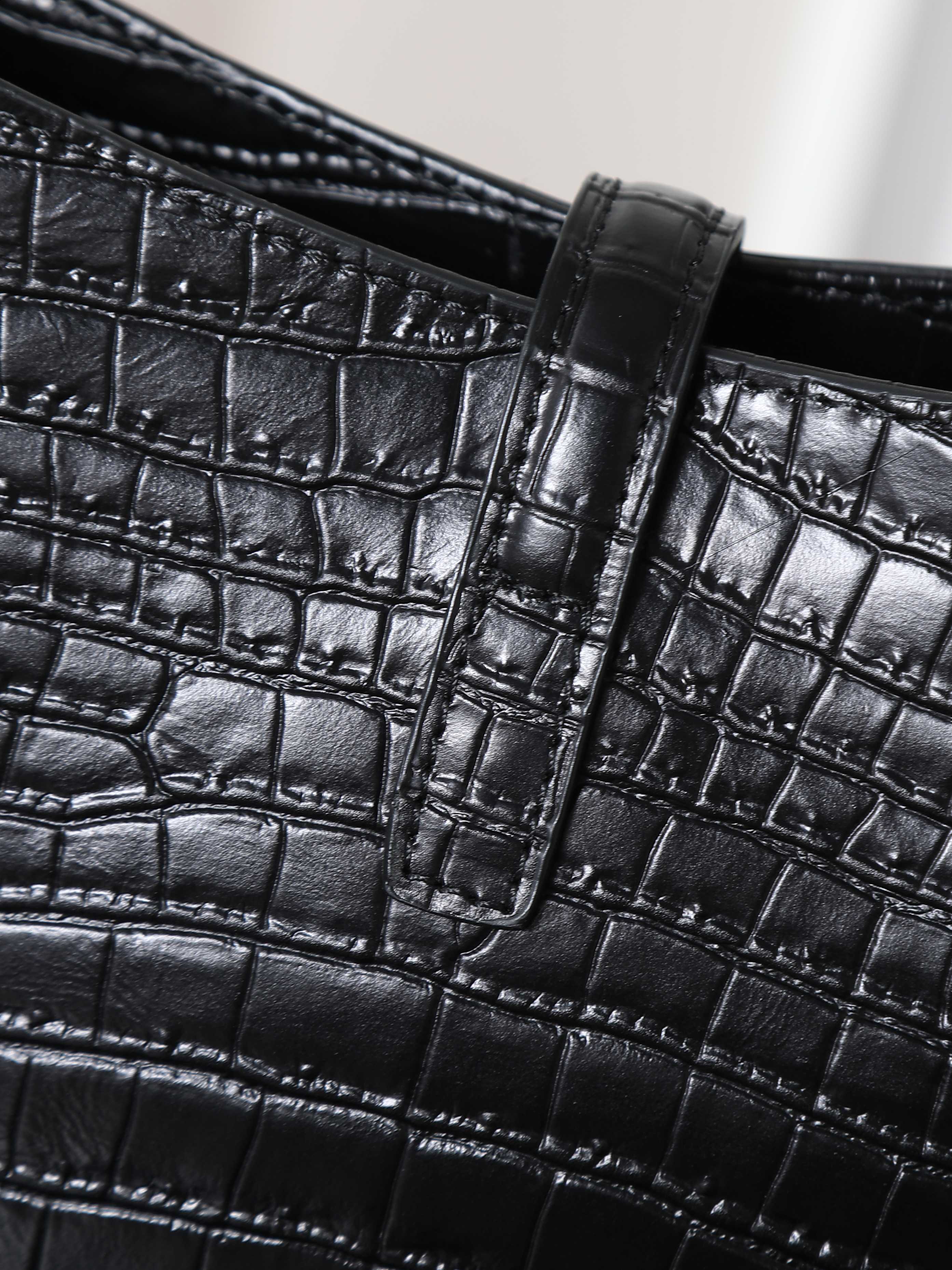 Basic Bag Black M-l