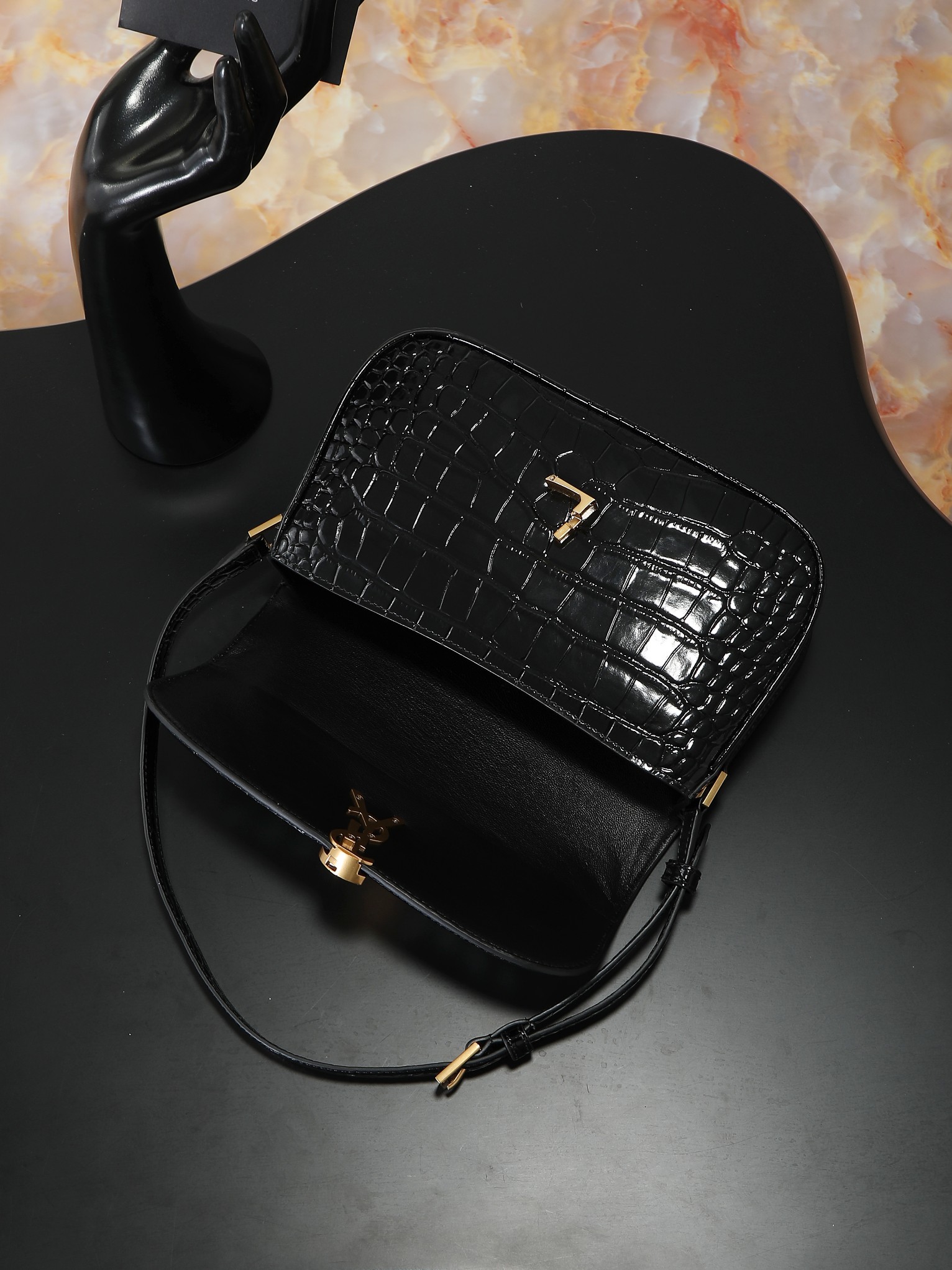 Basic Bag Cow Leather Black 24cm-m-l-s