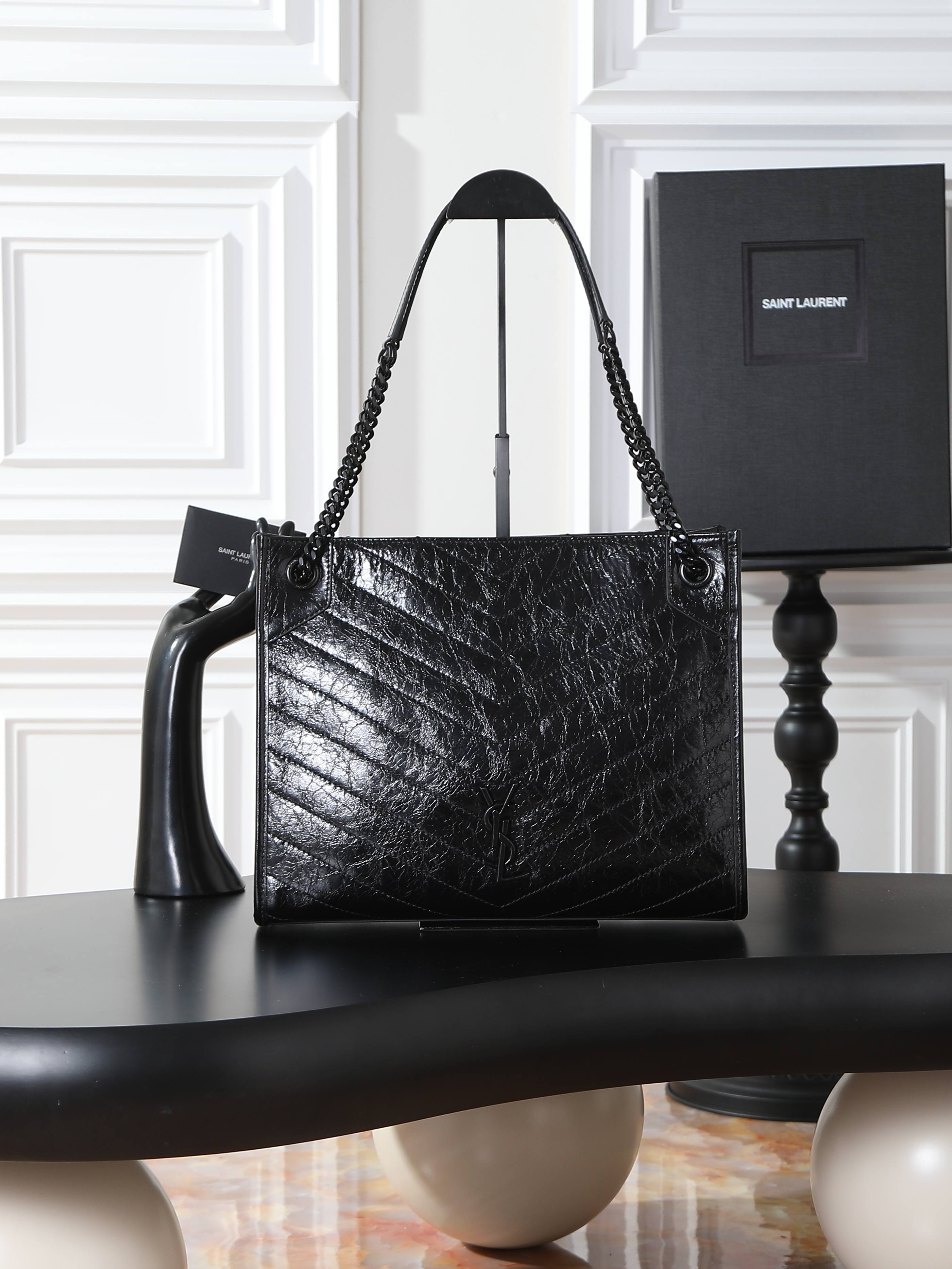 Tote Bag Cow Leather Black M-s