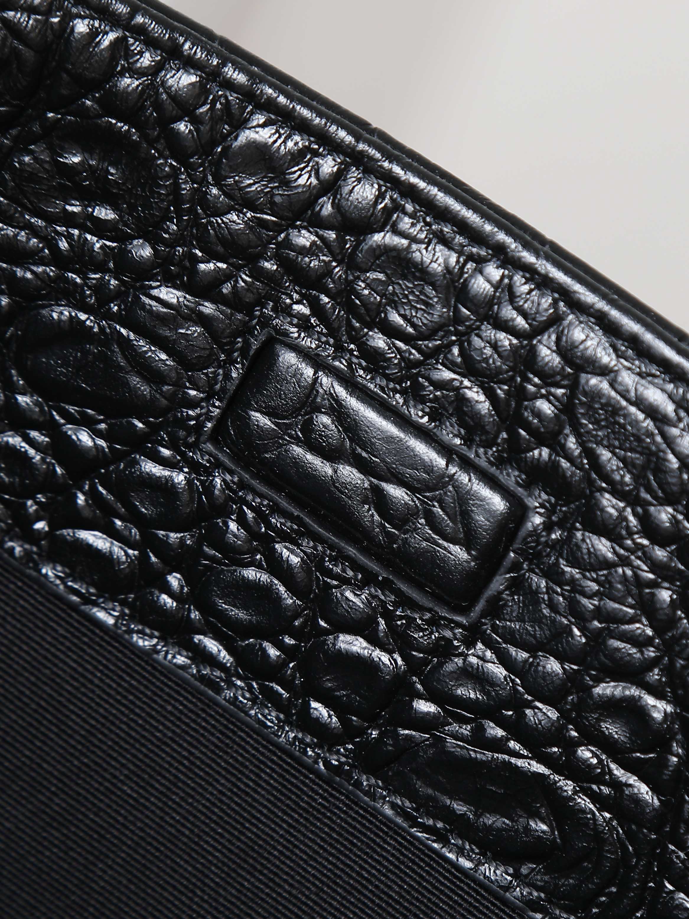 Tote Bag Cow Leather Black M-s