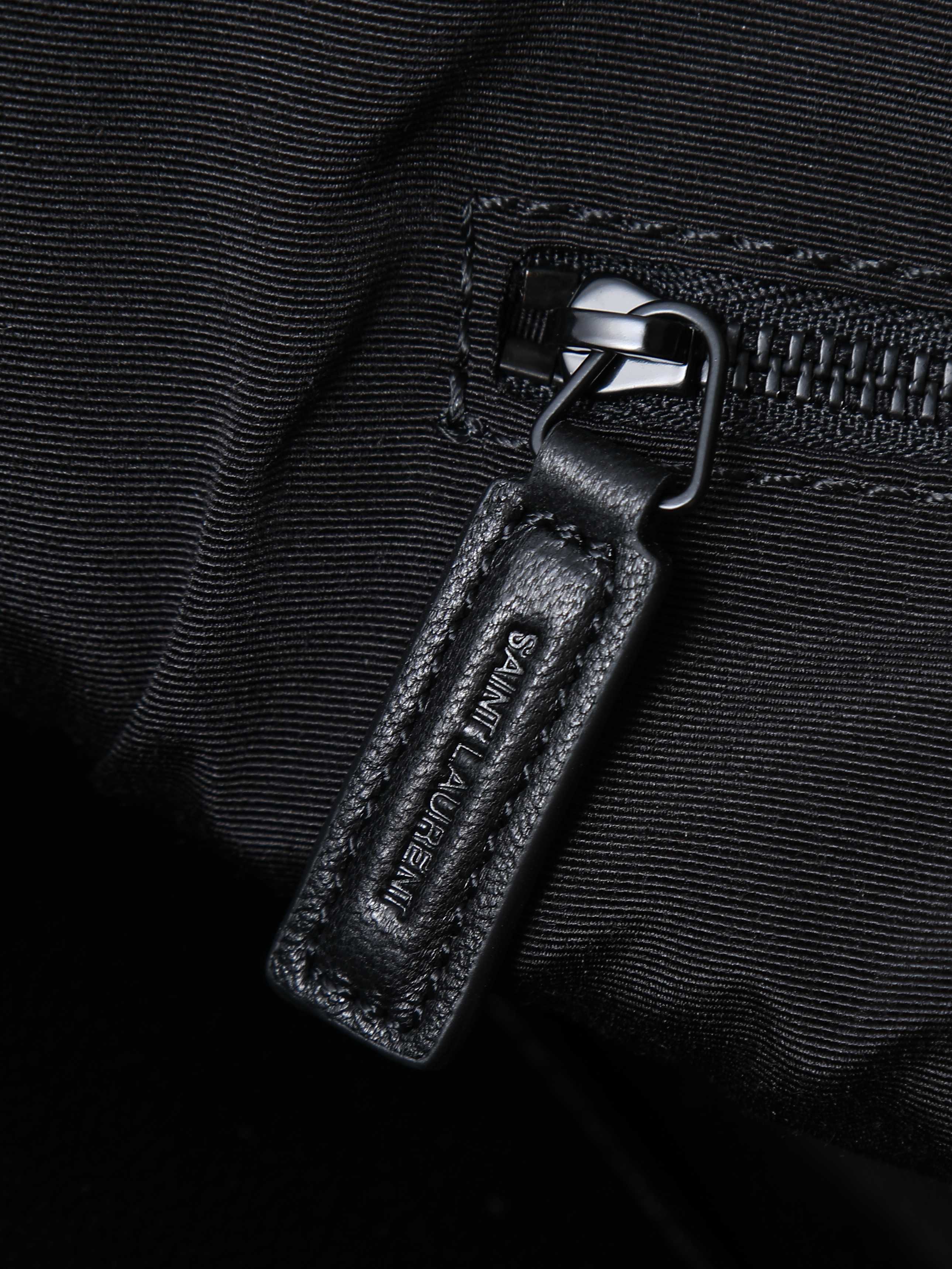 Tote Bag Cow Leather Black M-s