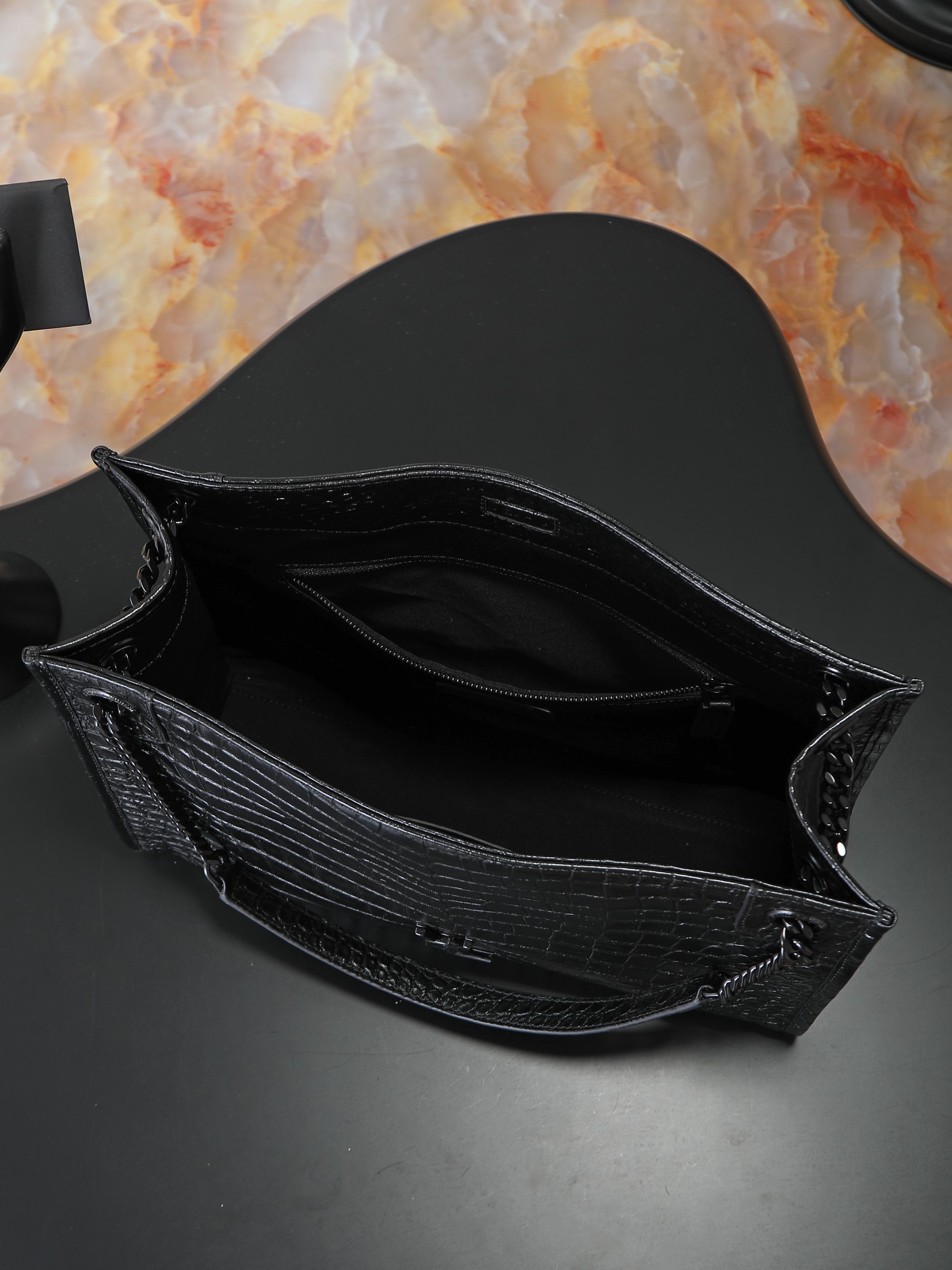 Tote Bag Cow Leather Black M-s