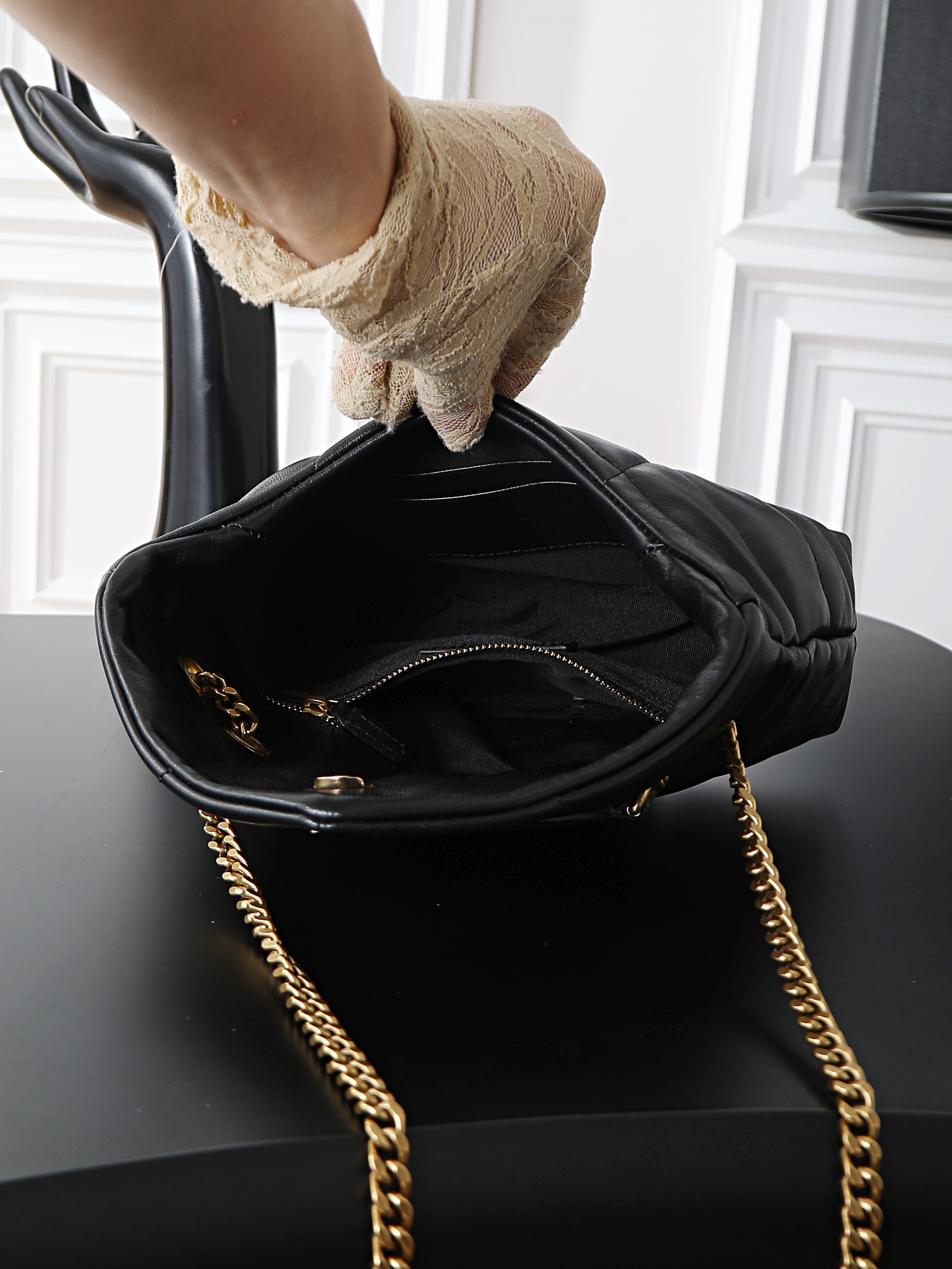 Basic Bag Sheepskin Black 23cm-m-l