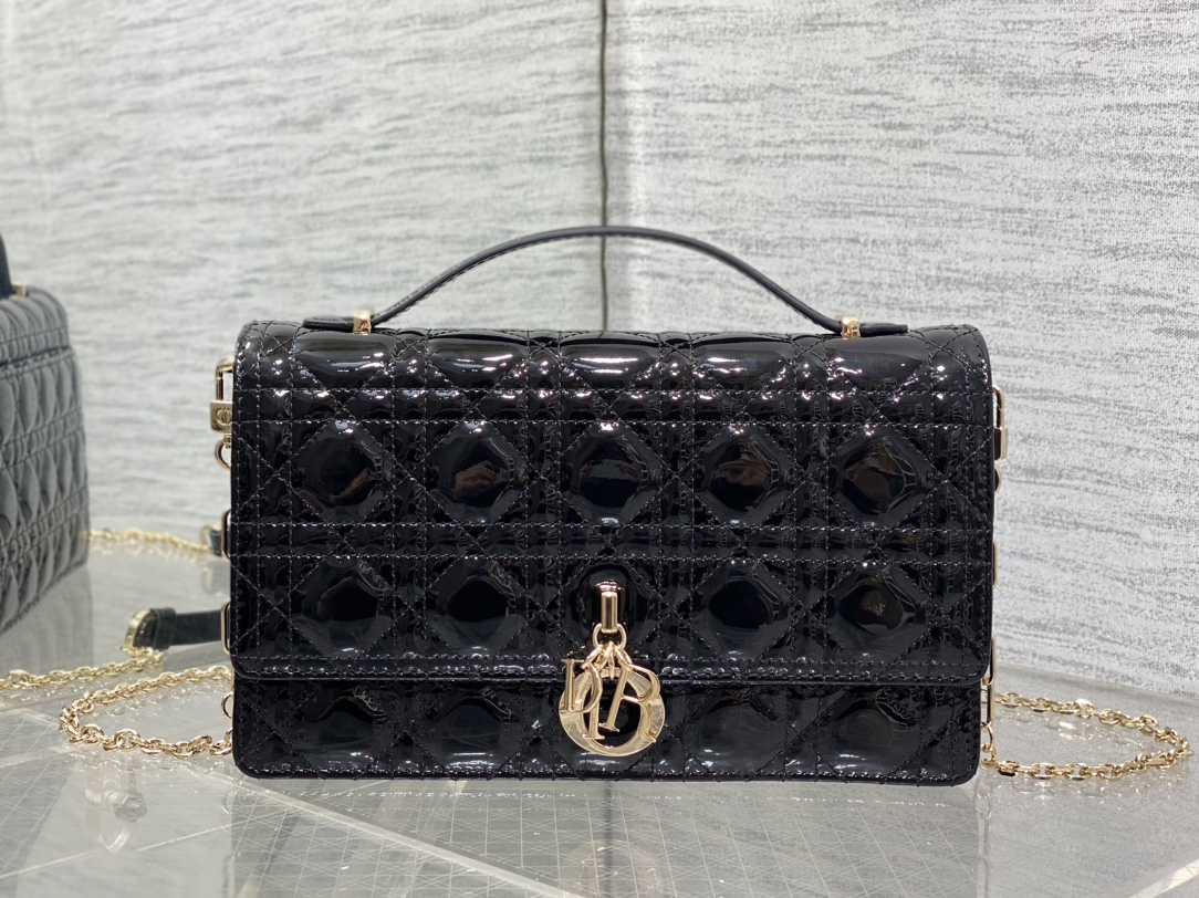Clutch Bag Sheepskin Black S-14cm