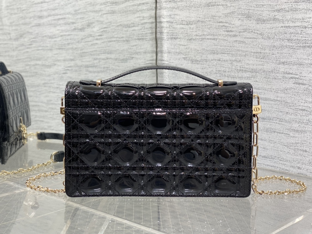 Clutch Bag Sheepskin Black S-14cm